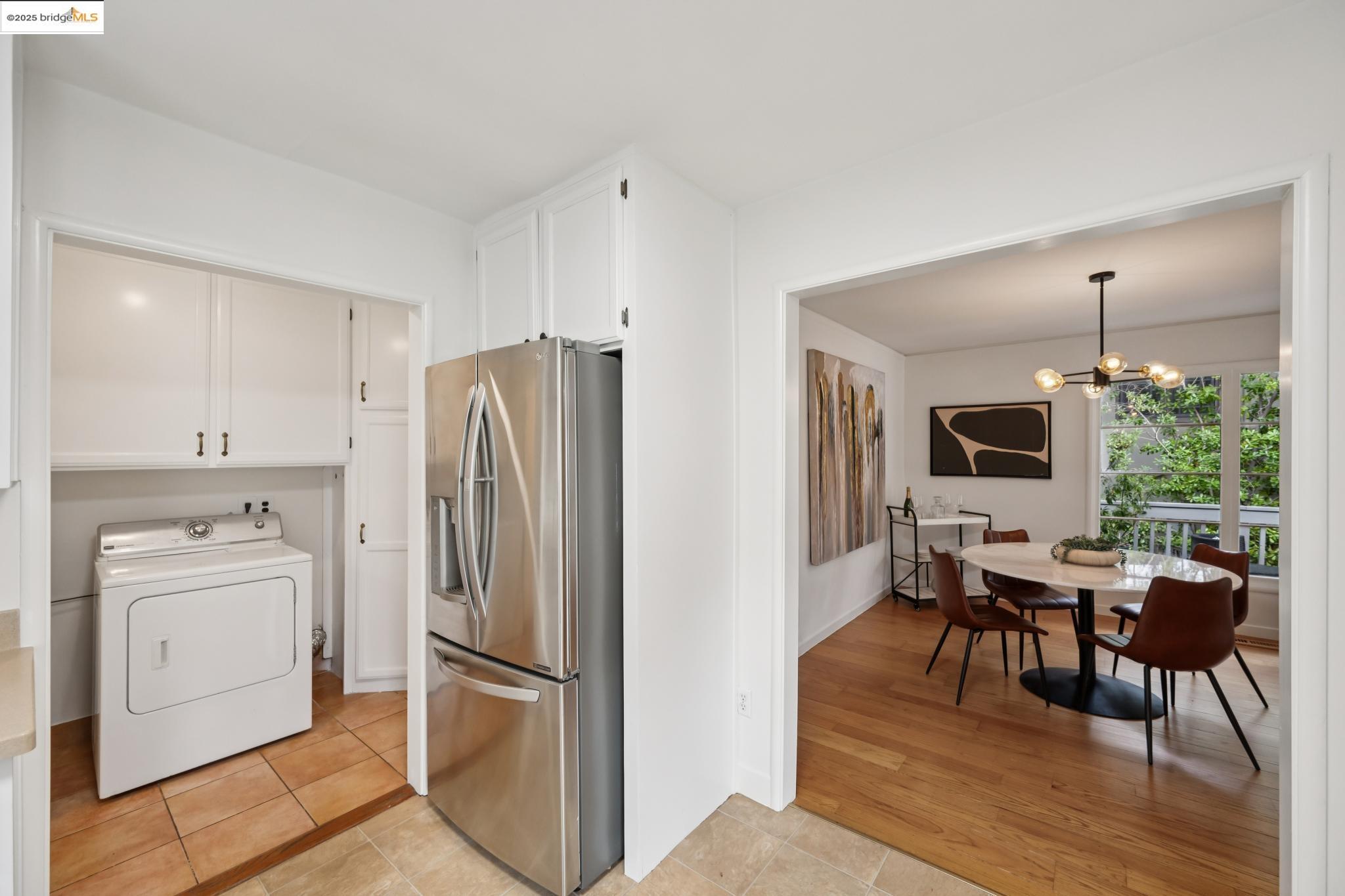 Detail Gallery Image 24 of 51 For 679 Mandana Blvd, Oakland,  CA 94610 - 3 Beds | 2 Baths