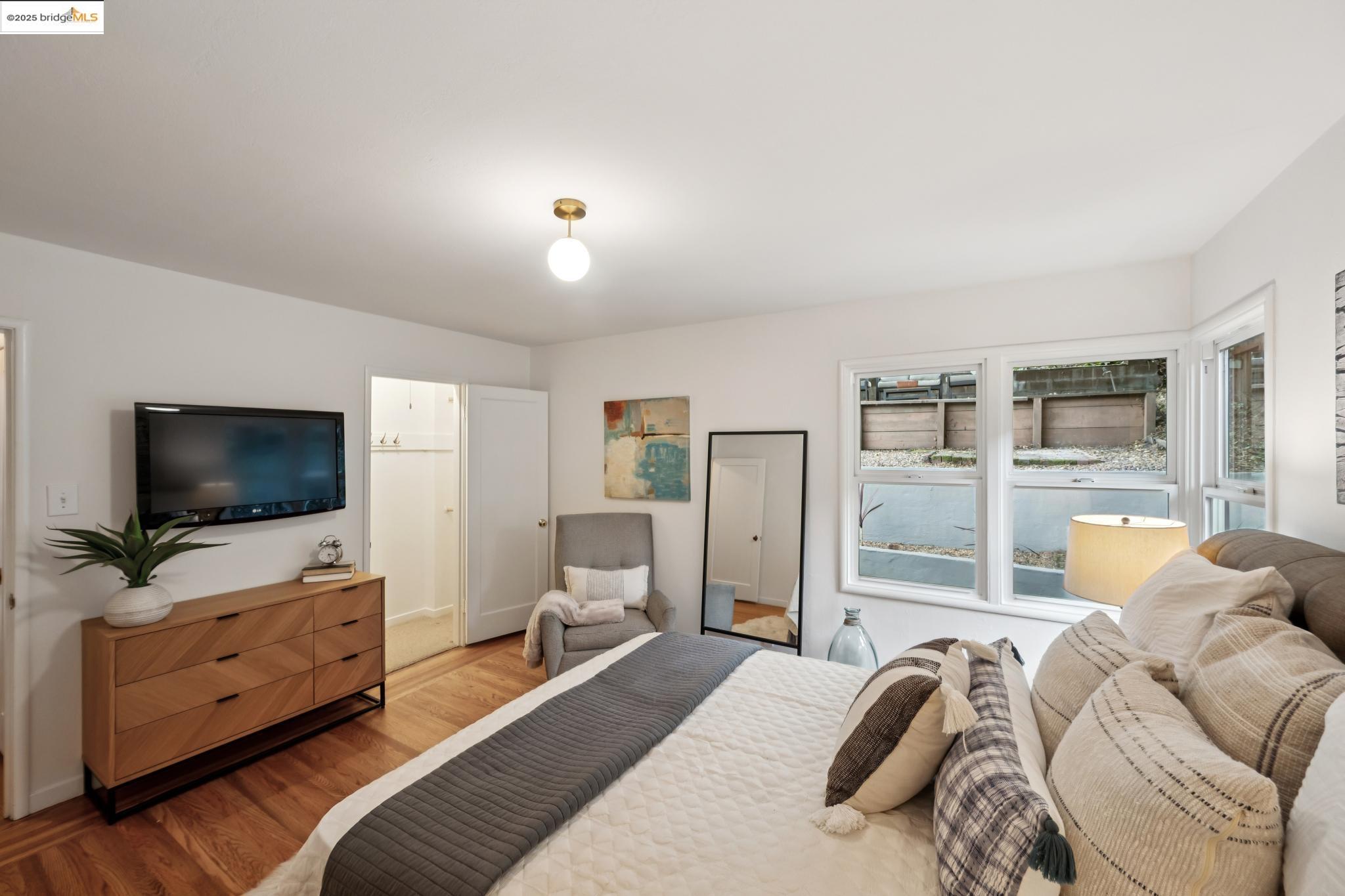 Detail Gallery Image 26 of 51 For 679 Mandana Blvd, Oakland,  CA 94610 - 3 Beds | 2 Baths