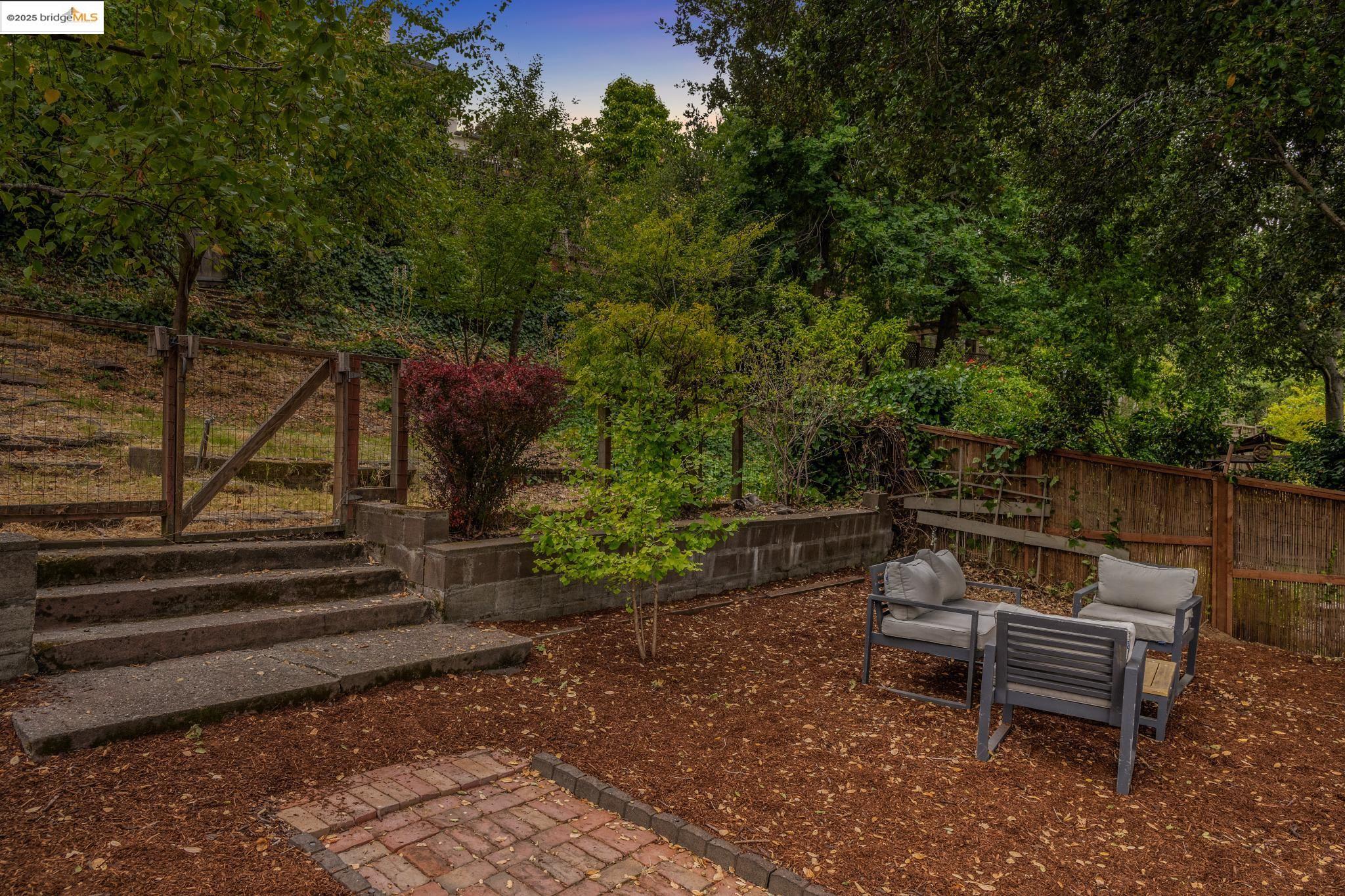 Detail Gallery Image 42 of 51 For 679 Mandana Blvd, Oakland,  CA 94610 - 3 Beds | 2 Baths