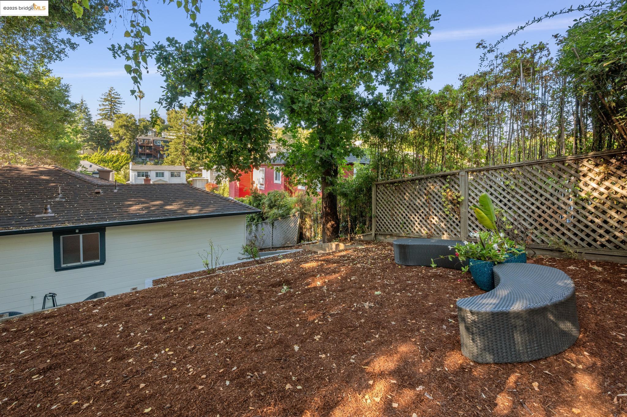 Detail Gallery Image 45 of 51 For 679 Mandana Blvd, Oakland,  CA 94610 - 3 Beds | 2 Baths