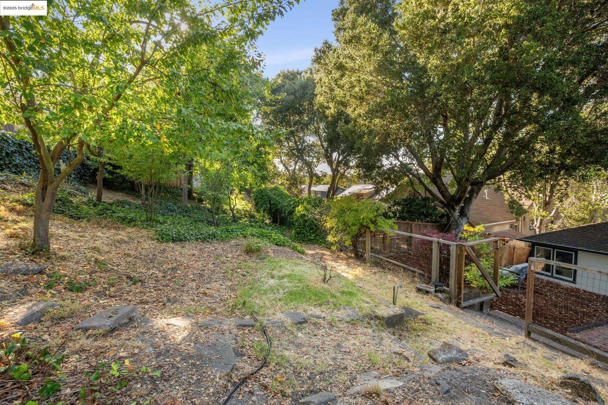 Detail Gallery Image 49 of 51 For 679 Mandana Blvd, Oakland,  CA 94610 - 3 Beds | 2 Baths