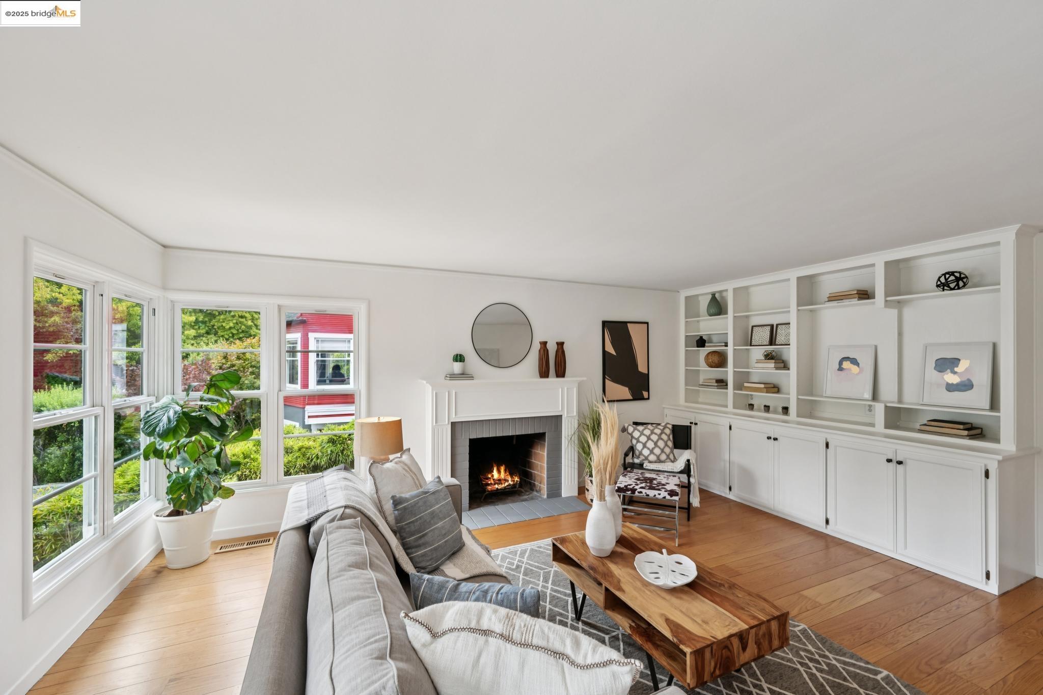 Detail Gallery Image 10 of 51 For 679 Mandana Blvd, Oakland,  CA 94610 - 3 Beds | 2 Baths