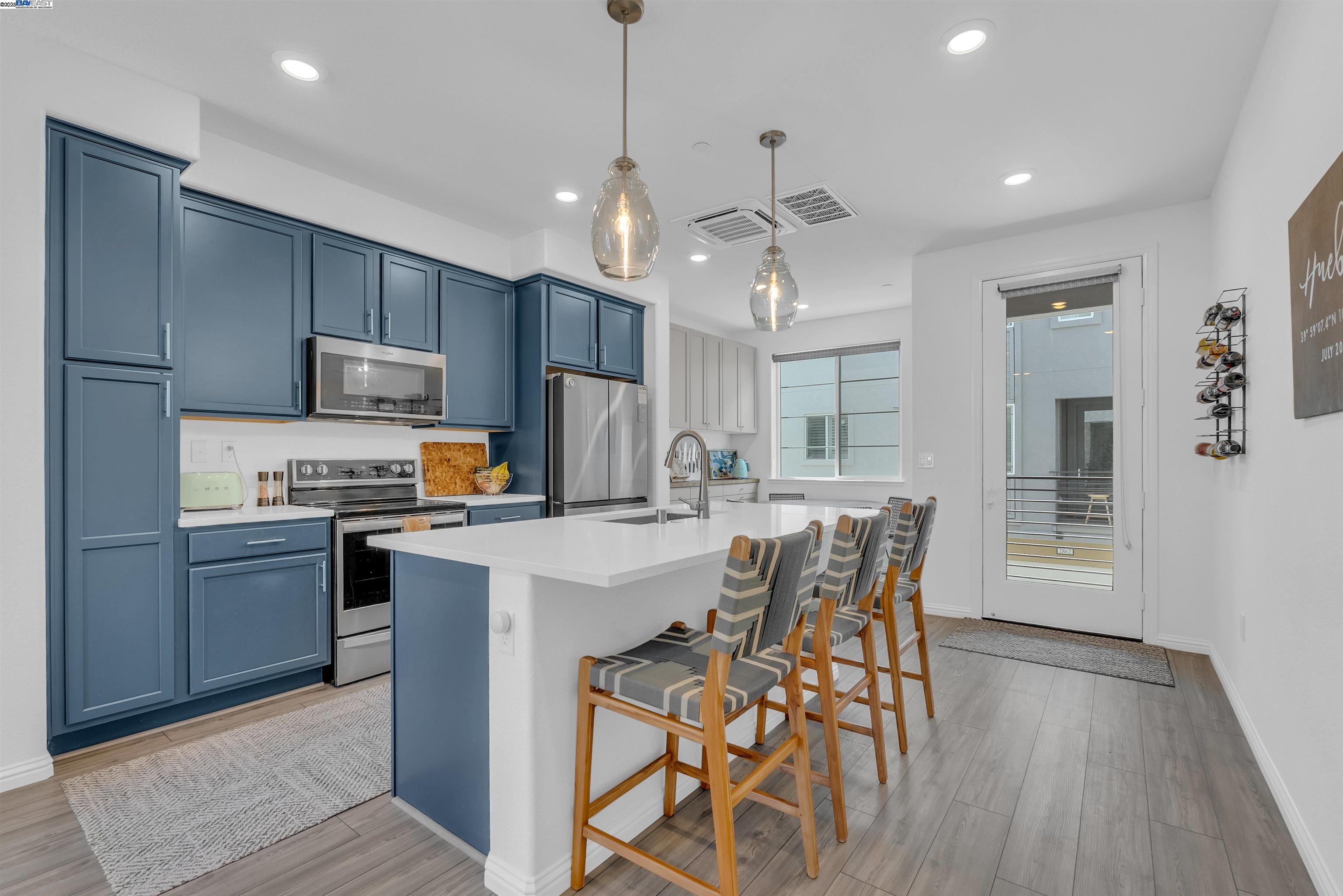 MLS: 41108136 Condo For Sale