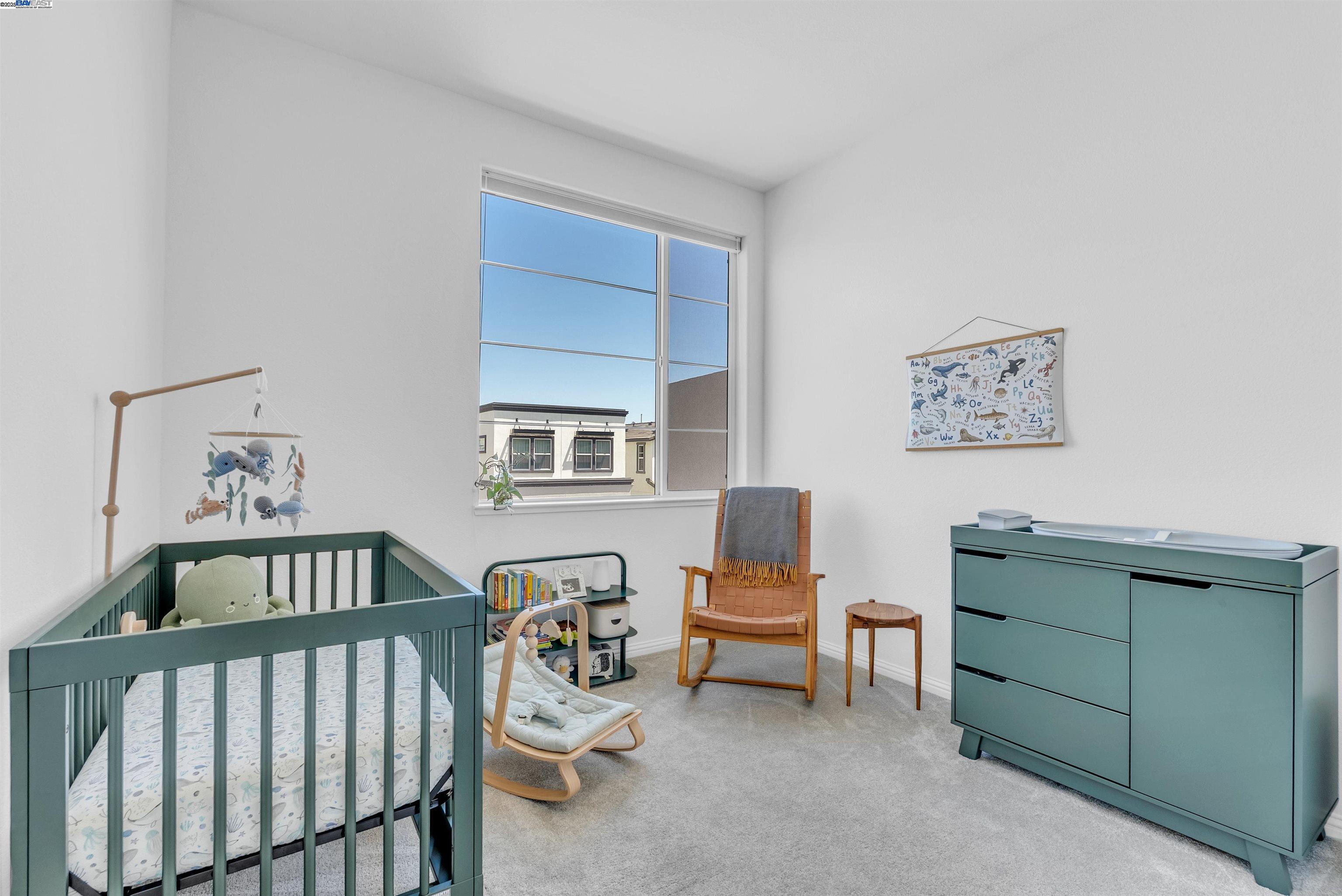 Detail Gallery Image 19 of 32 For 2866 Crusader St, Alameda,  CA 94501 - 2 Beds | 1/1 Baths