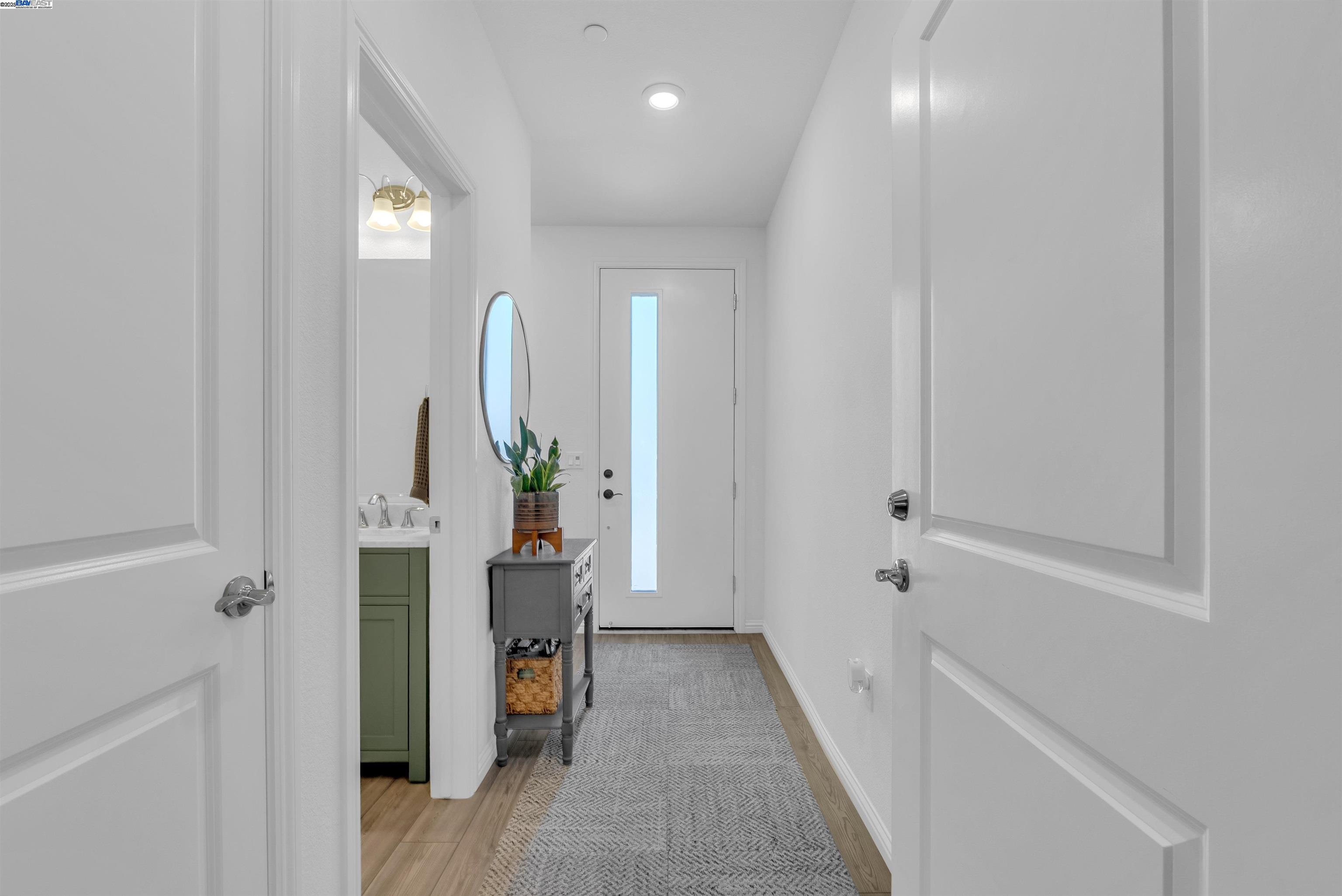 Detail Gallery Image 20 of 32 For 2866 Crusader St, Alameda,  CA 94501 - 2 Beds | 1/1 Baths