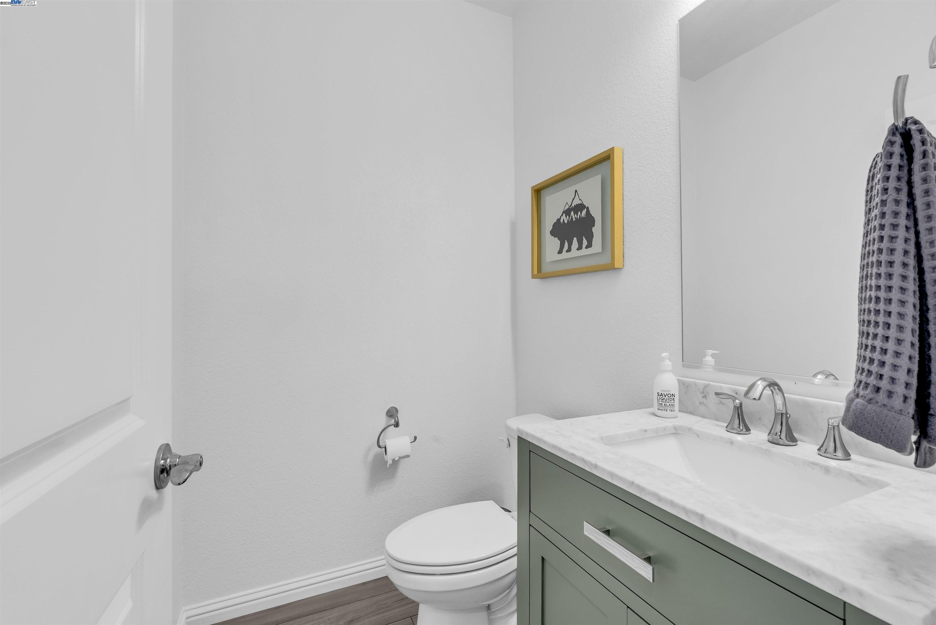 Detail Gallery Image 21 of 32 For 2866 Crusader St, Alameda,  CA 94501 - 2 Beds | 1/1 Baths