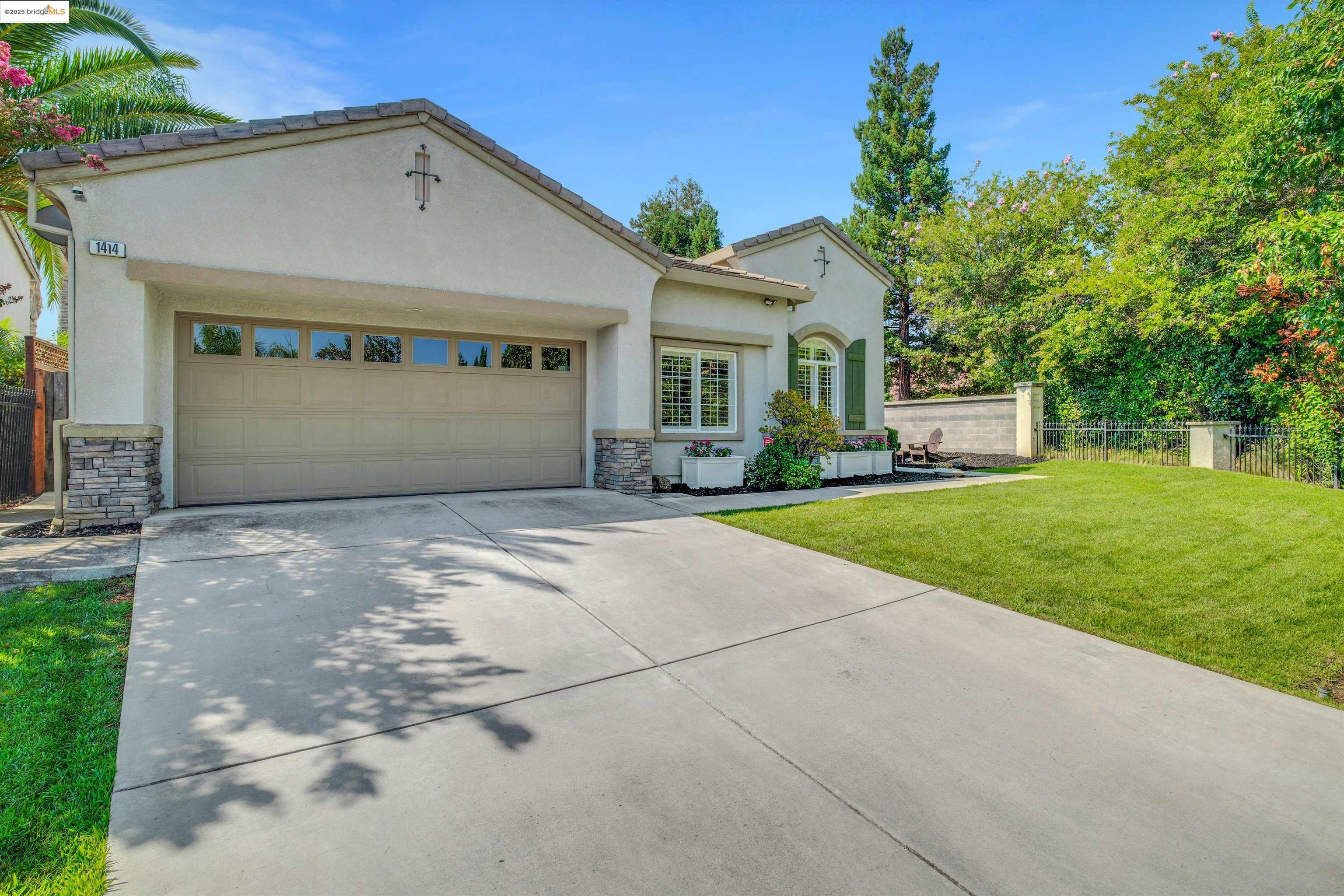 Detail Gallery Image 1 of 46 For 1414 Buckingham Dr, Brentwood,  CA 94513 - 4 Beds | 4 Baths