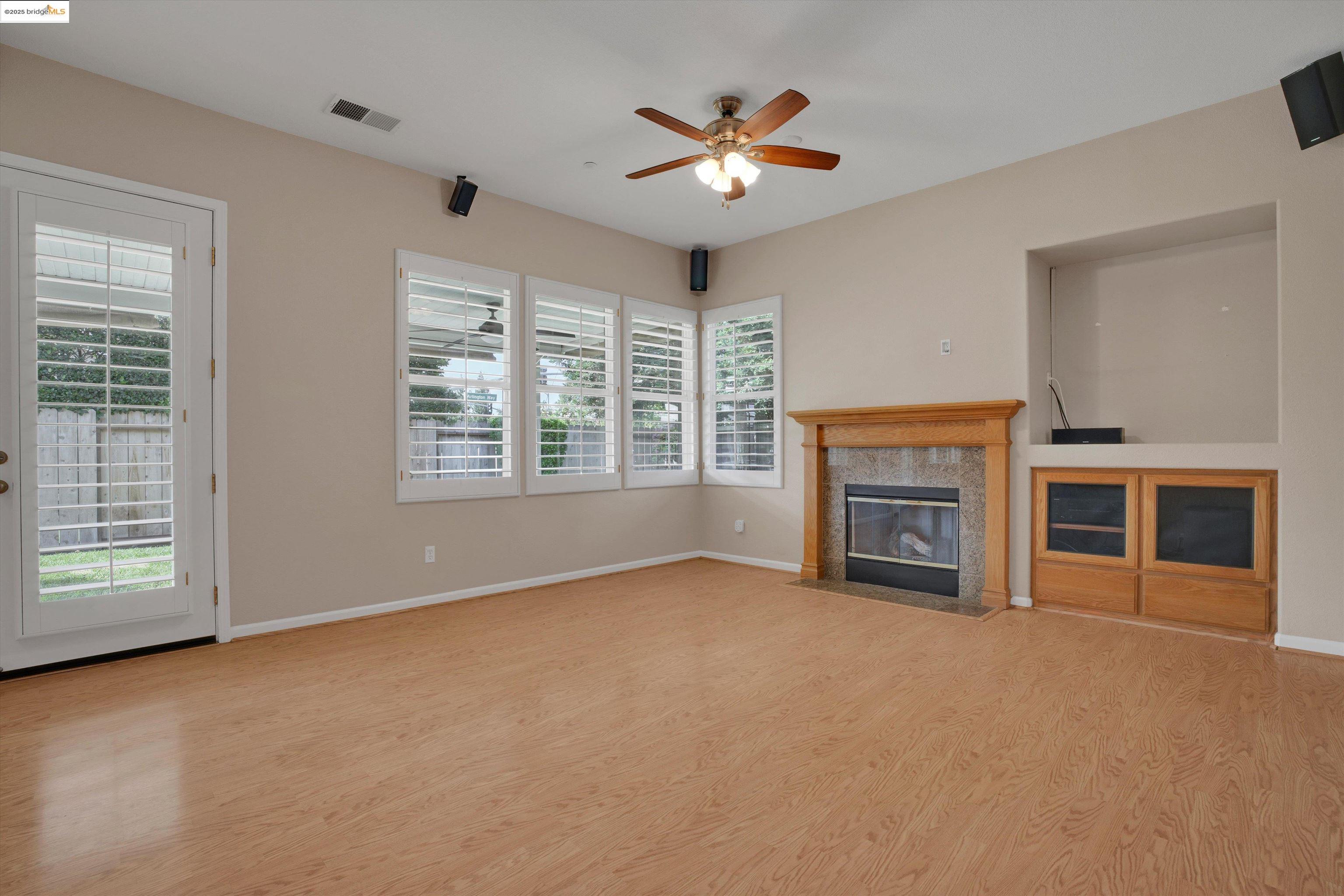 Detail Gallery Image 12 of 46 For 1414 Buckingham Dr, Brentwood,  CA 94513 - 4 Beds | 4 Baths