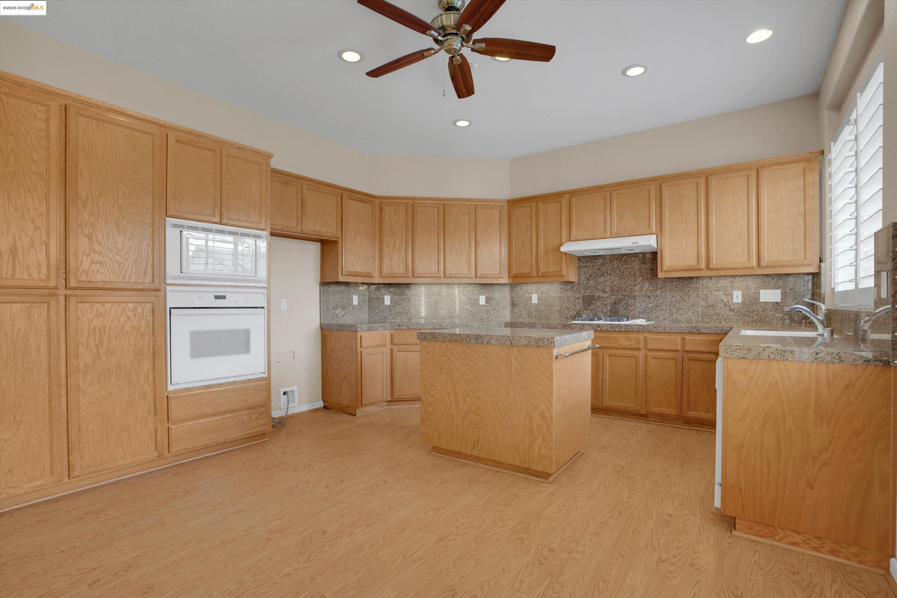 Detail Gallery Image 15 of 46 For 1414 Buckingham Dr, Brentwood,  CA 94513 - 4 Beds | 4 Baths