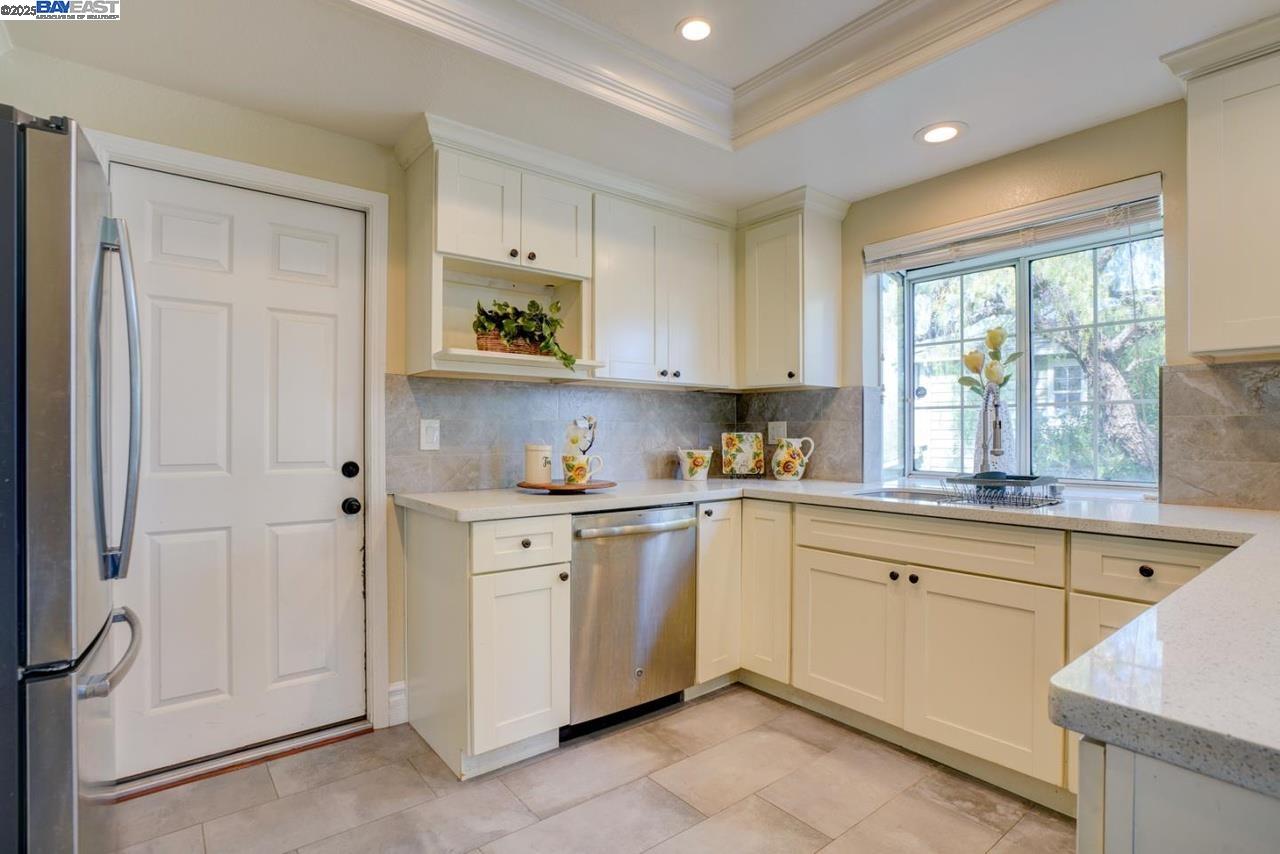 Detail Gallery Image 12 of 50 For 1228 Copper Peak Ln, San Jose,  CA 95120 - 3 Beds | 2 Baths