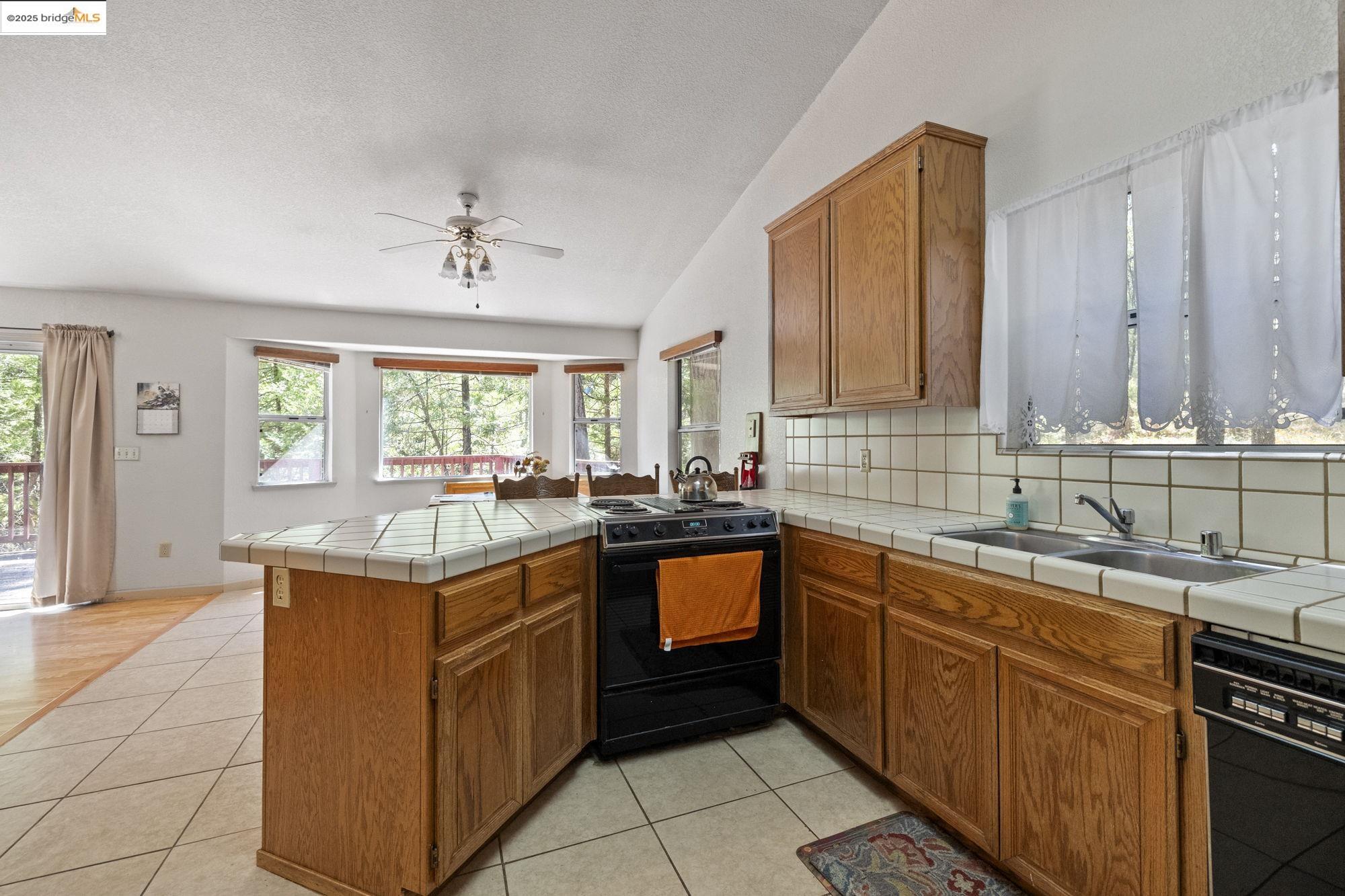 Detail Gallery Image 13 of 45 For 20055 Pine Mountain Drive, Groveland,  CA 95321 - 3 Beds | 2 Baths