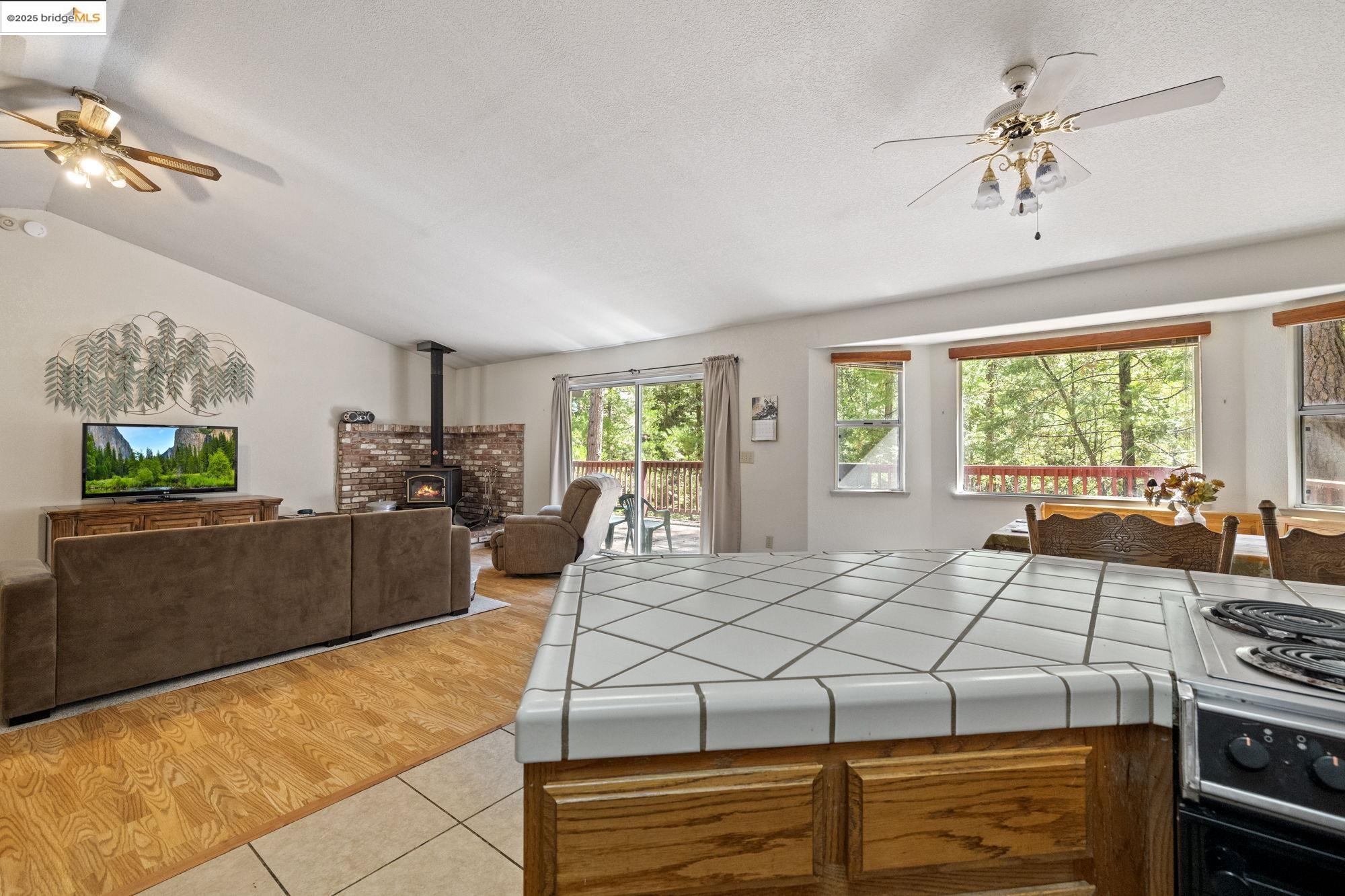Detail Gallery Image 14 of 45 For 20055 Pine Mountain Drive, Groveland,  CA 95321 - 3 Beds | 2 Baths