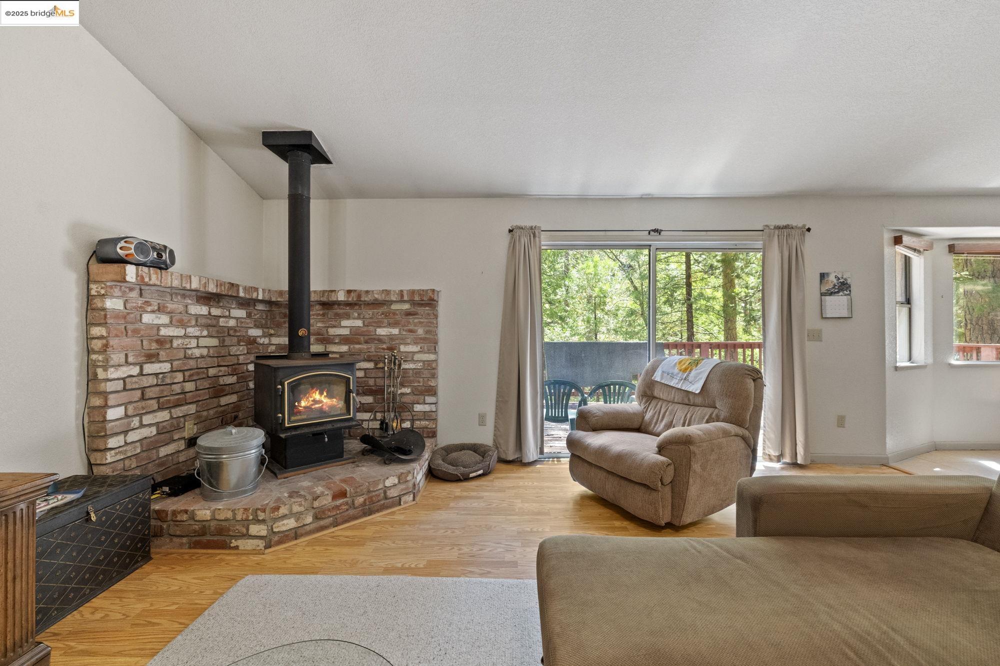 Detail Gallery Image 8 of 45 For 20055 Pine Mountain Drive, Groveland,  CA 95321 - 3 Beds | 2 Baths