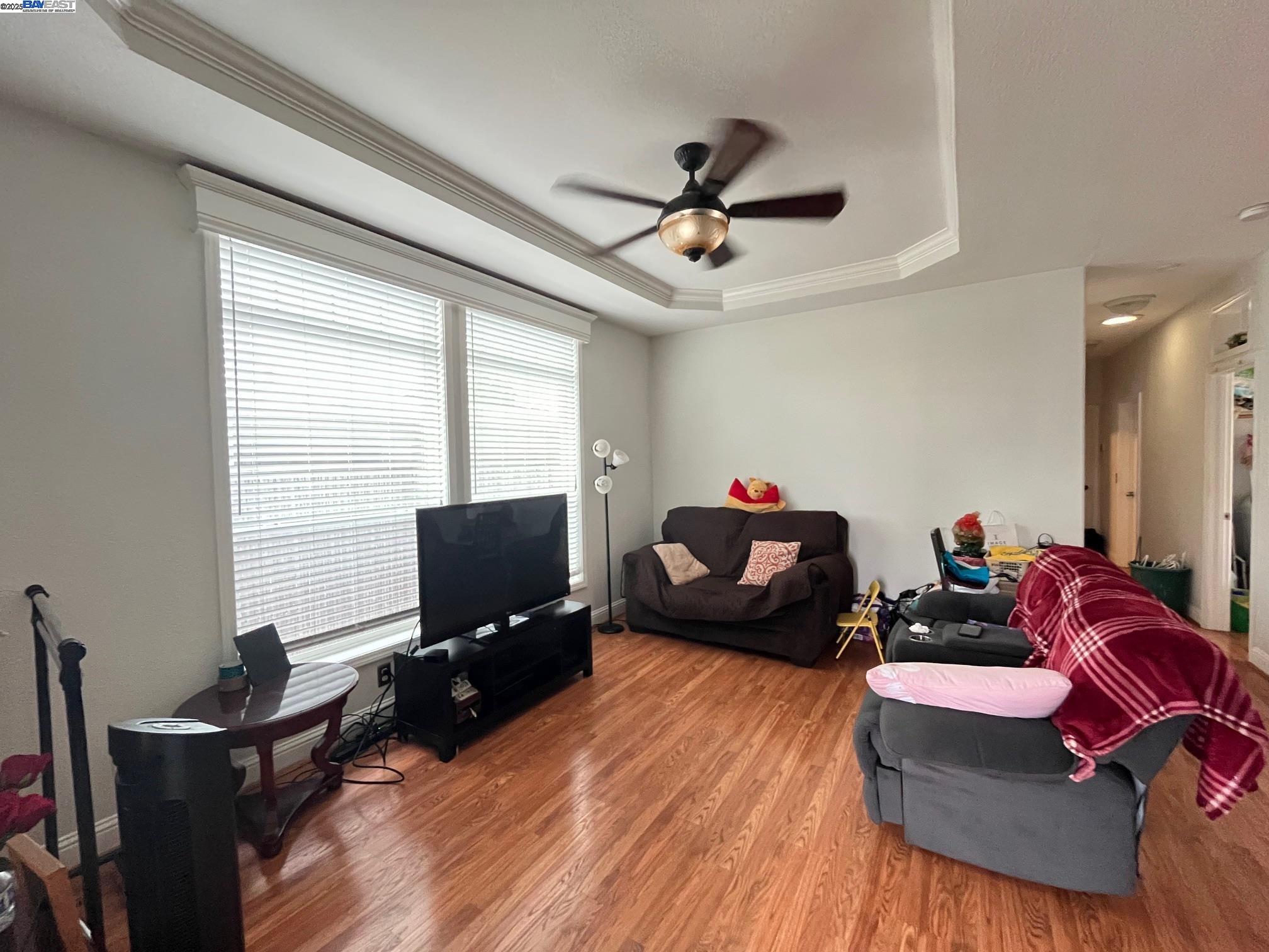Detail Gallery Image 2 of 6 For 29043 Windemere, Hayward,  CA 94544 - 3 Beds | 2 Baths