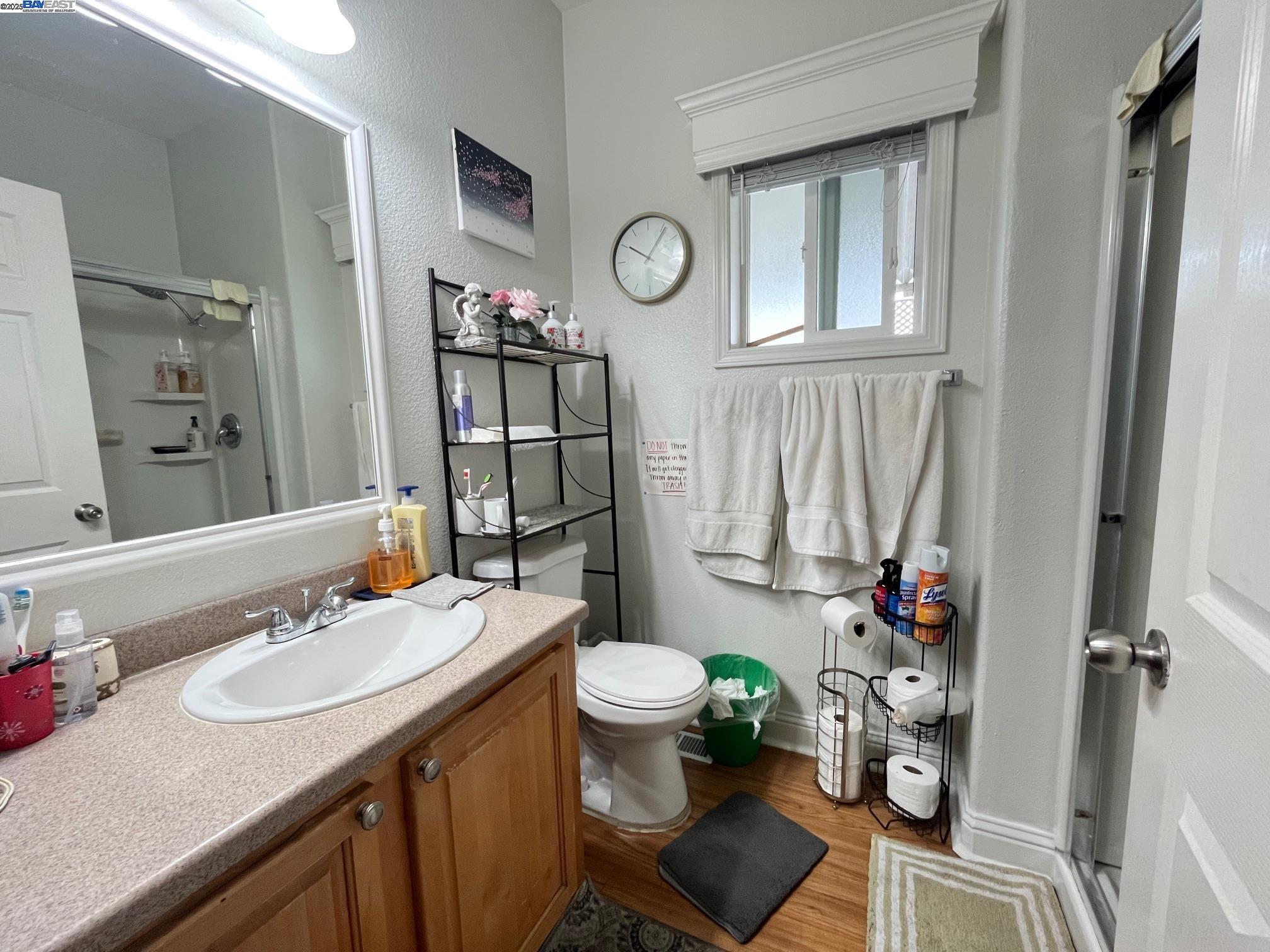 Detail Gallery Image 5 of 6 For 29043 Windemere, Hayward,  CA 94544 - 3 Beds | 2 Baths