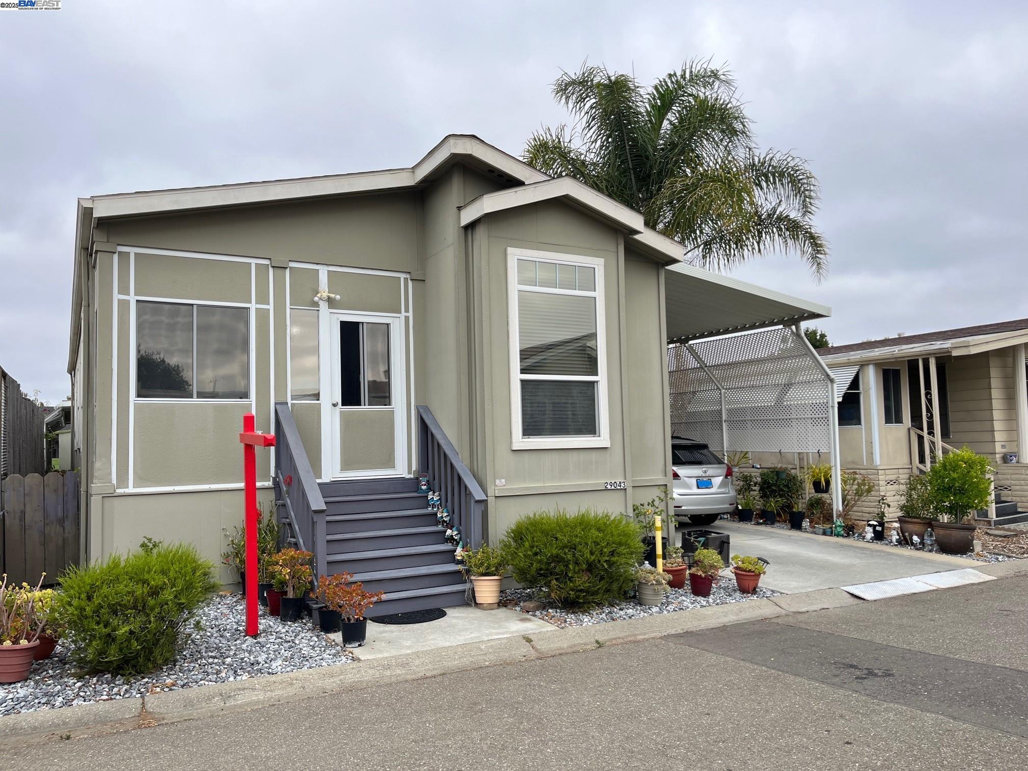 Detail Gallery Image 6 of 6 For 29043 Windemere, Hayward,  CA 94544 - 3 Beds | 2 Baths