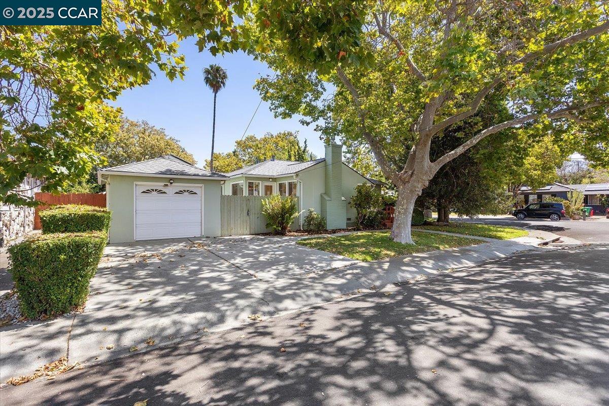 Detail Gallery Image 2 of 39 For 16080 via Del Sol, San Lorenzo,  CA 94580 - 3 Beds | 2 Baths