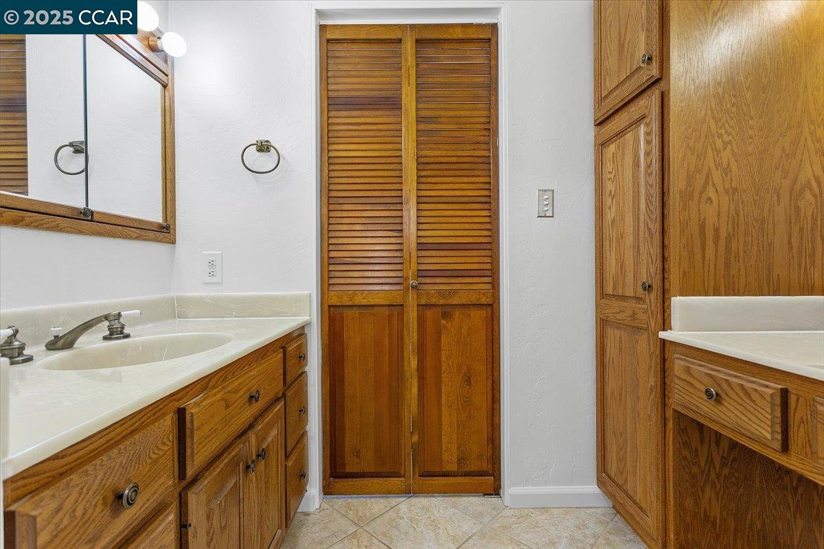 Detail Gallery Image 22 of 39 For 16080 via Del Sol, San Lorenzo,  CA 94580 - 3 Beds | 2 Baths
