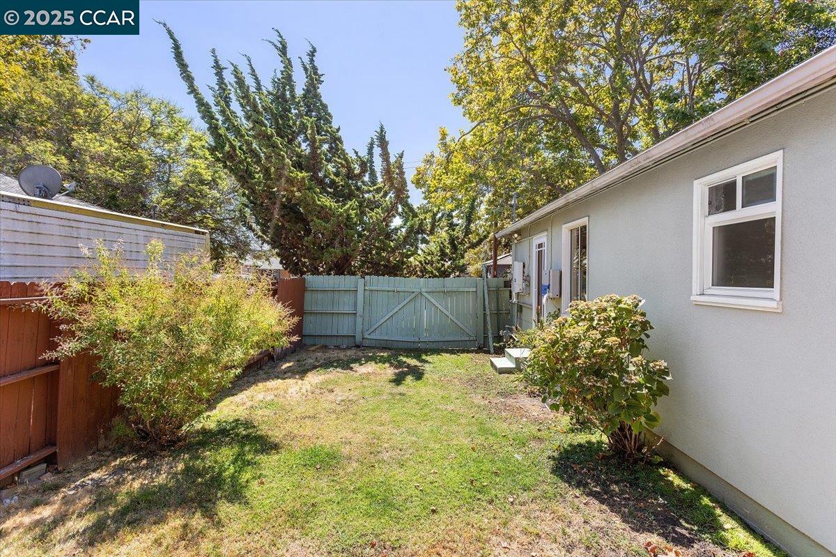 Detail Gallery Image 36 of 39 For 16080 via Del Sol, San Lorenzo,  CA 94580 - 3 Beds | 2 Baths