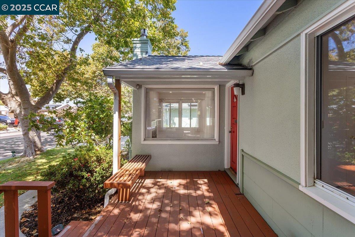 Detail Gallery Image 8 of 39 For 16080 via Del Sol, San Lorenzo,  CA 94580 - 3 Beds | 2 Baths
