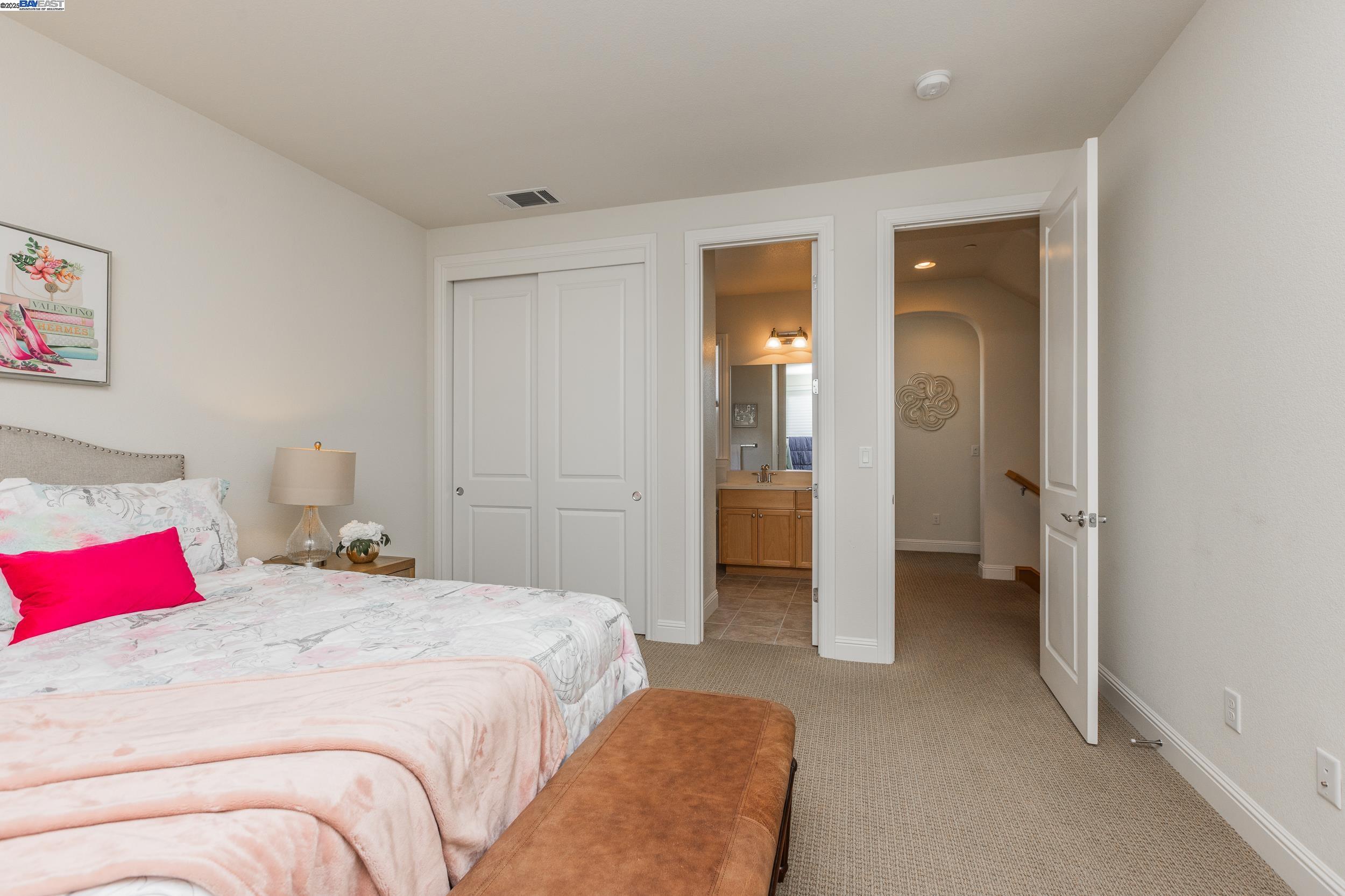 Detail Gallery Image 17 of 35 For 3422 Cinnamon Ridge Rd, San Ramon,  CA 94582 - 4 Beds | 4/1 Baths
