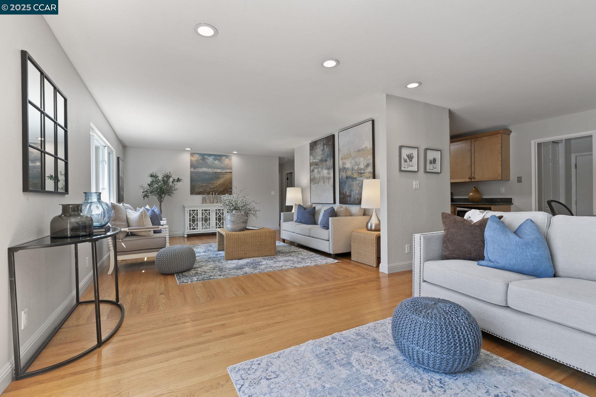 Detail Gallery Image 12 of 49 For 1712 Pepperwood Ct, Concord,  CA 94521 - 3 Beds | 2 Baths