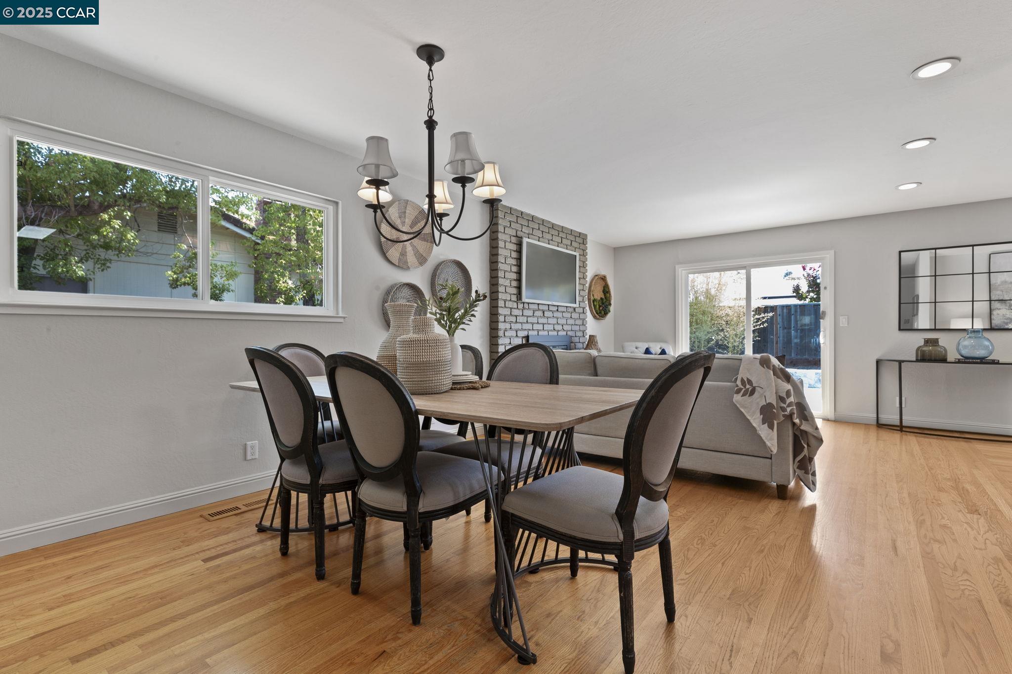 Detail Gallery Image 19 of 49 For 1712 Pepperwood Ct, Concord,  CA 94521 - 3 Beds | 2 Baths