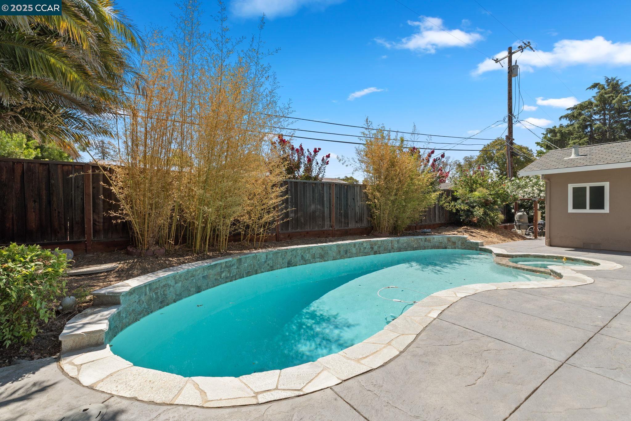 Detail Gallery Image 37 of 49 For 1712 Pepperwood Ct, Concord,  CA 94521 - 3 Beds | 2 Baths