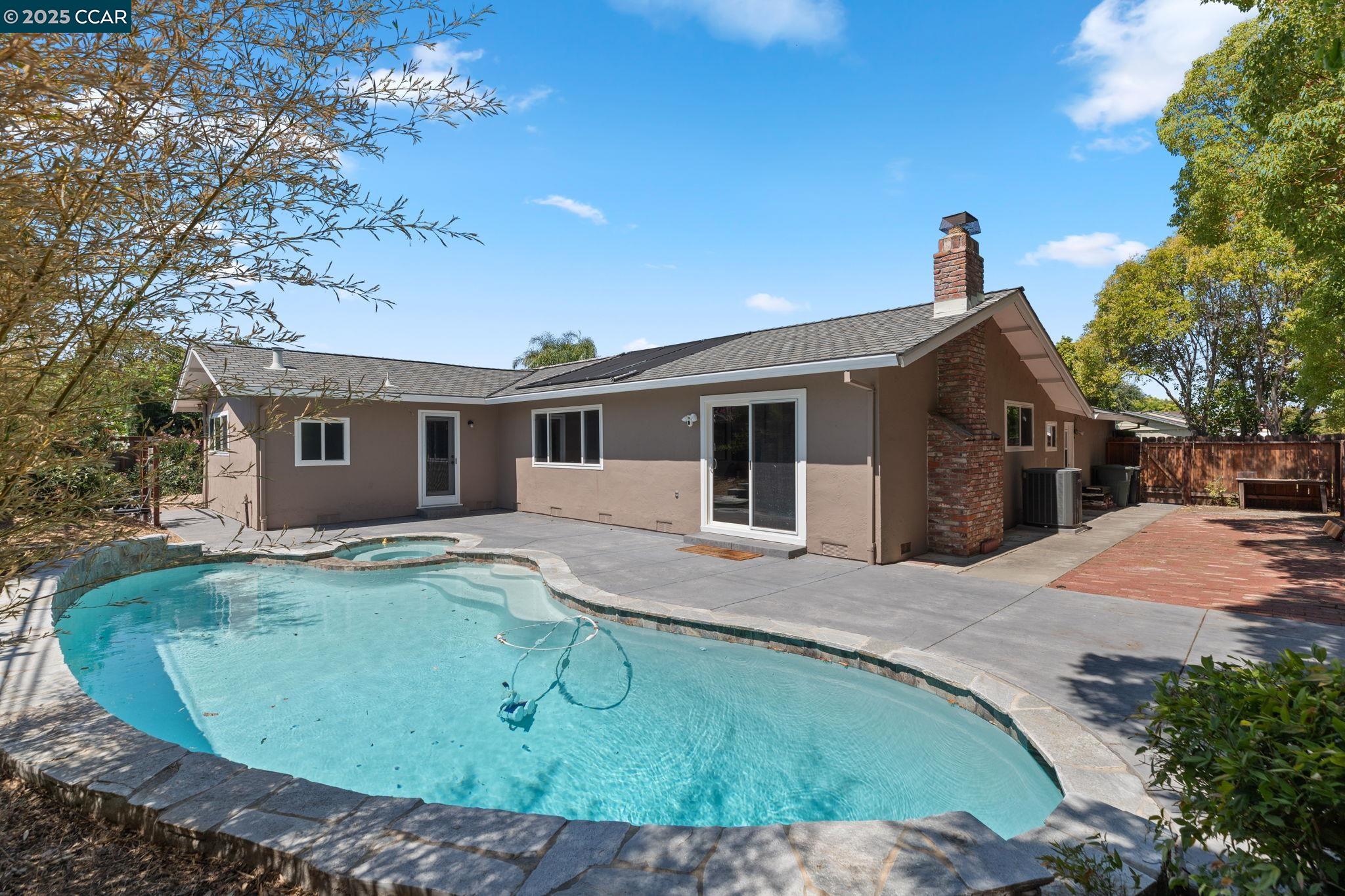 Detail Gallery Image 38 of 49 For 1712 Pepperwood Ct, Concord,  CA 94521 - 3 Beds | 2 Baths