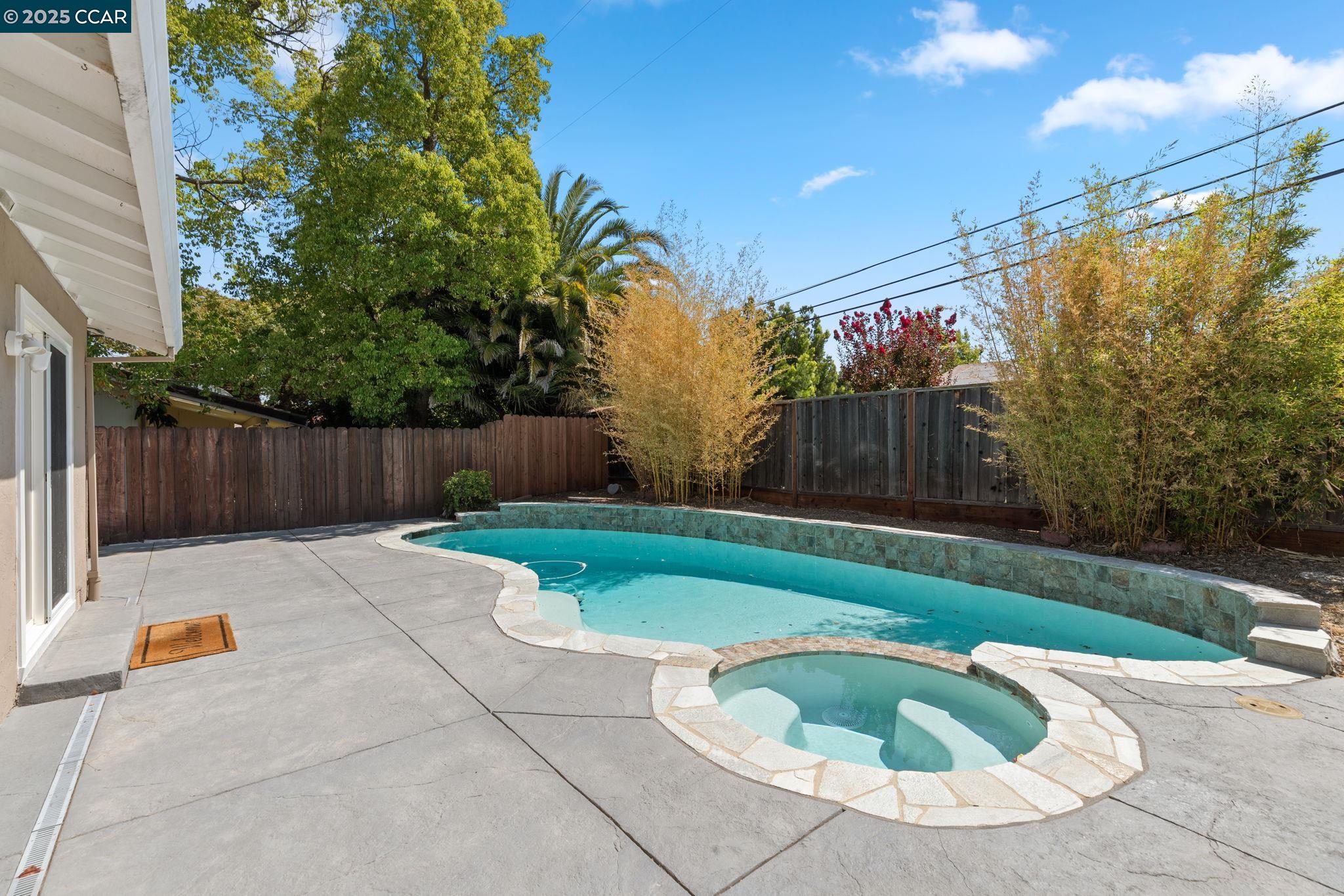 Detail Gallery Image 39 of 49 For 1712 Pepperwood Ct, Concord,  CA 94521 - 3 Beds | 2 Baths
