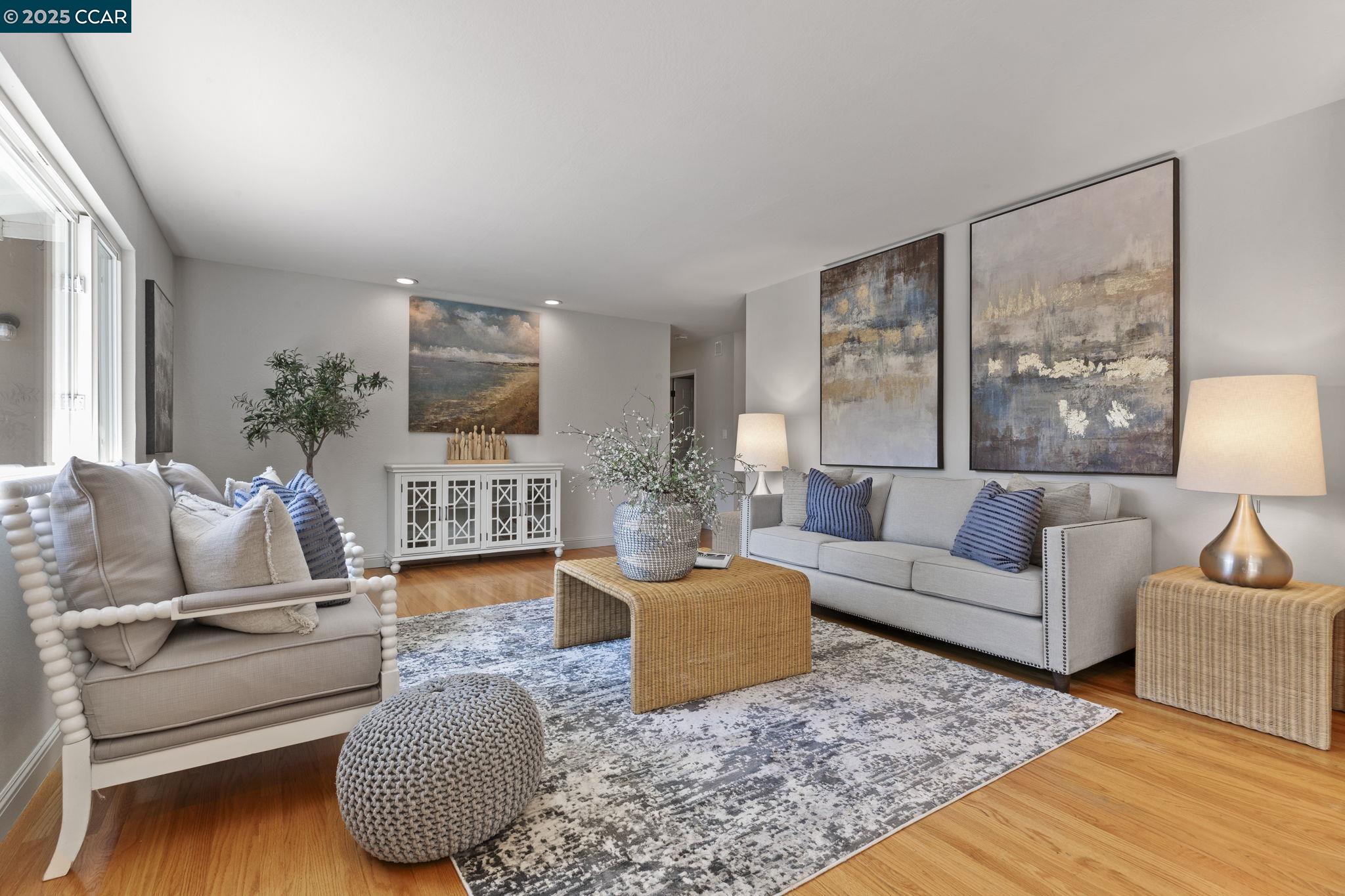 Detail Gallery Image 7 of 49 For 1712 Pepperwood Ct, Concord,  CA 94521 - 3 Beds | 2 Baths