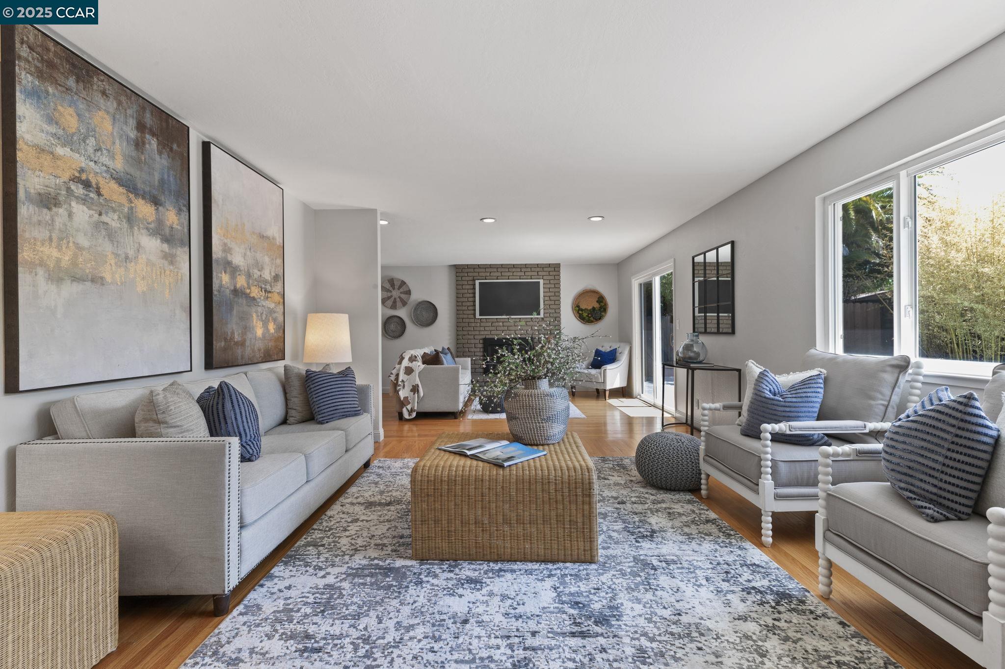 Detail Gallery Image 8 of 49 For 1712 Pepperwood Ct, Concord,  CA 94521 - 3 Beds | 2 Baths