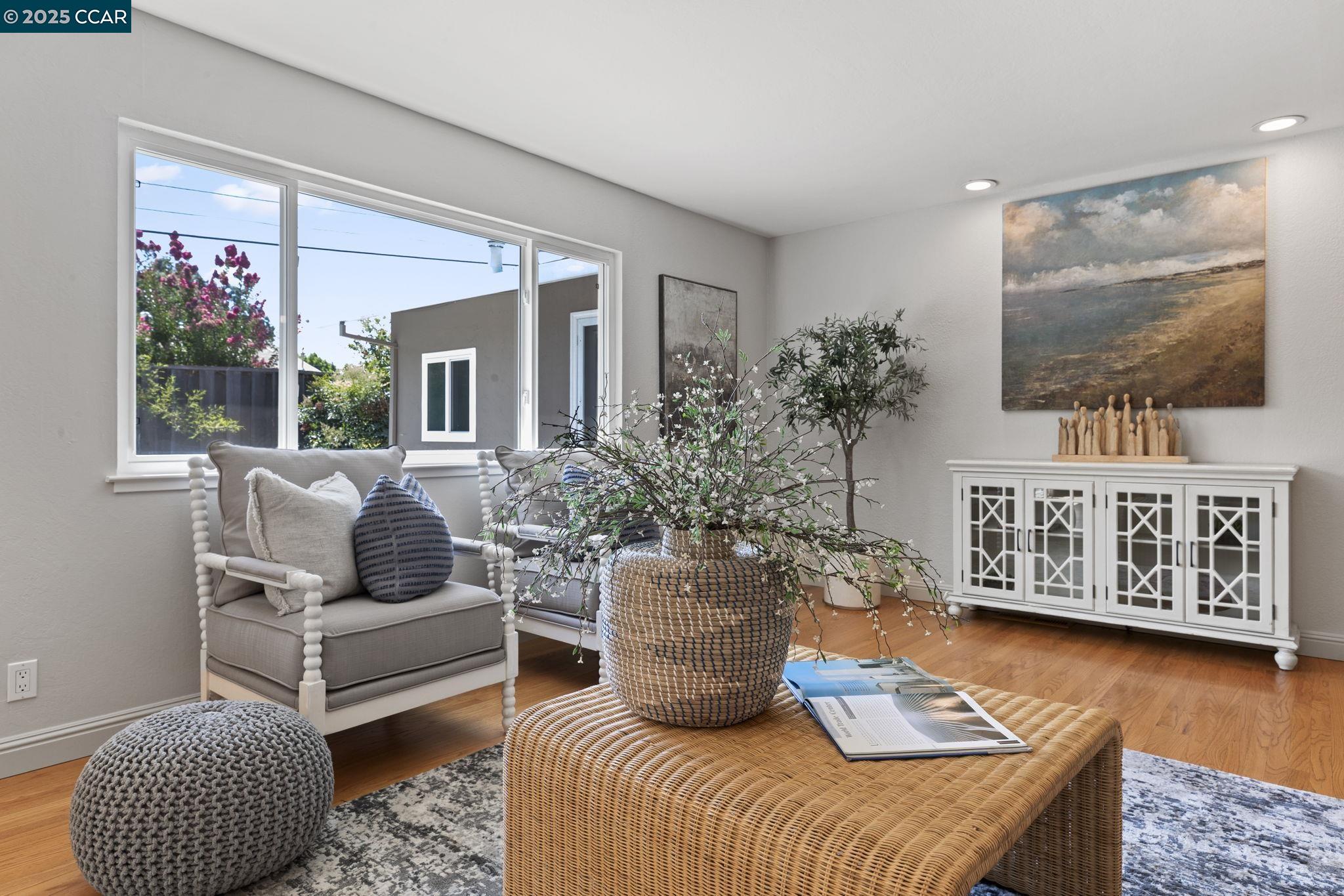 Detail Gallery Image 9 of 49 For 1712 Pepperwood Ct, Concord,  CA 94521 - 3 Beds | 2 Baths