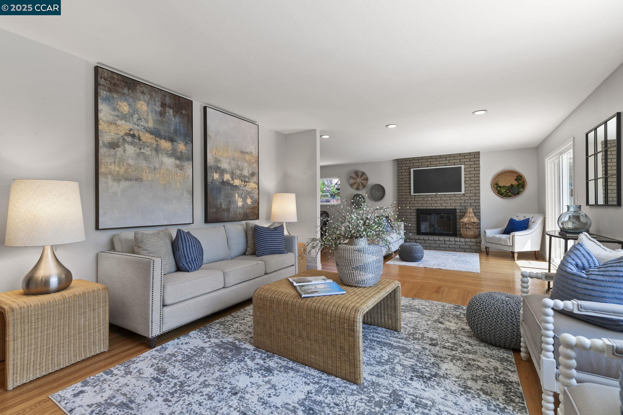 Detail Gallery Image 10 of 49 For 1712 Pepperwood Ct, Concord,  CA 94521 - 3 Beds | 2 Baths