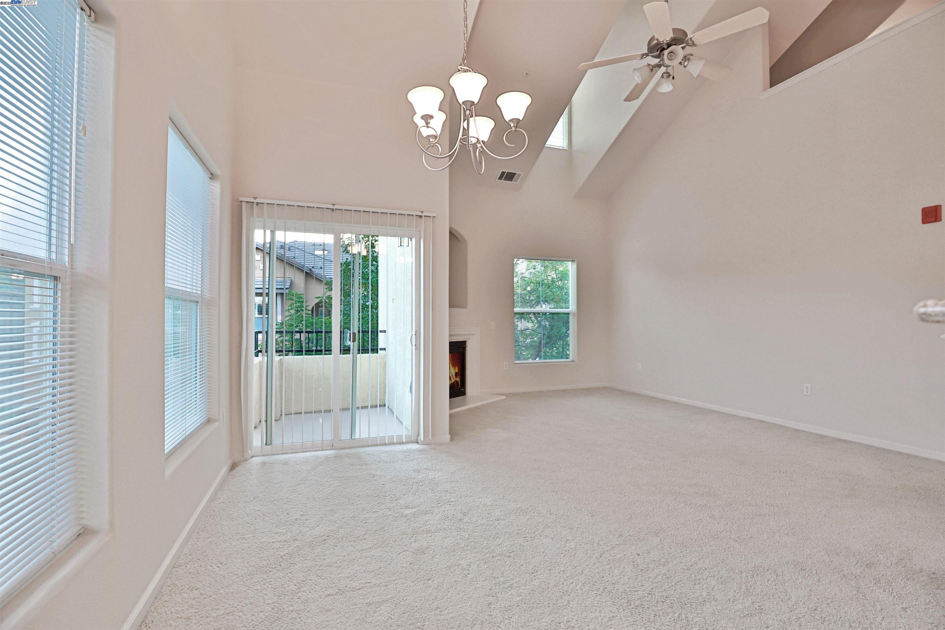 Detail Gallery Image 11 of 37 For 216 Vessona Cir, Folsom,  CA 95630 - 2 Beds | 2 Baths