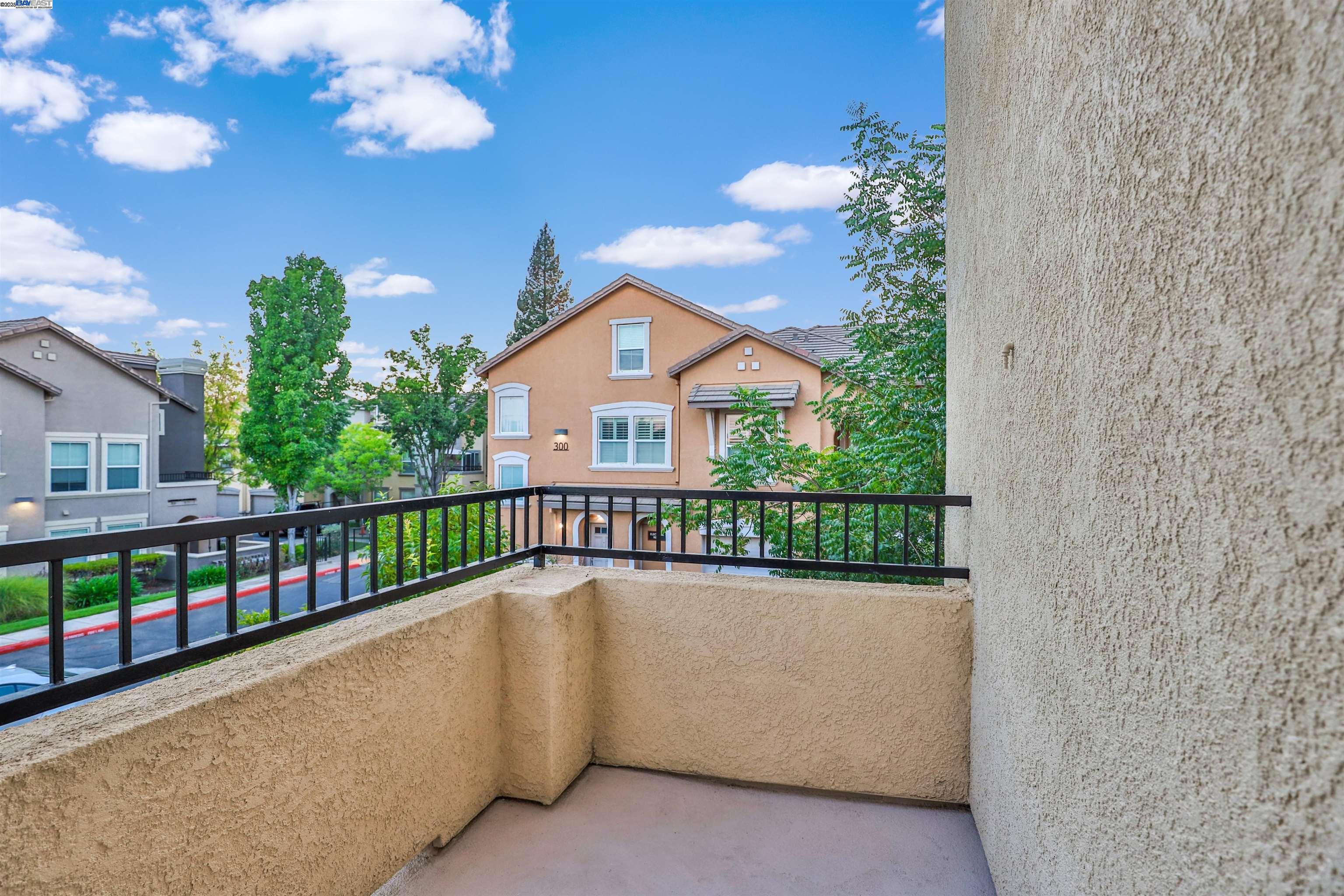 Detail Gallery Image 18 of 37 For 216 Vessona Cir, Folsom,  CA 95630 - 2 Beds | 2 Baths