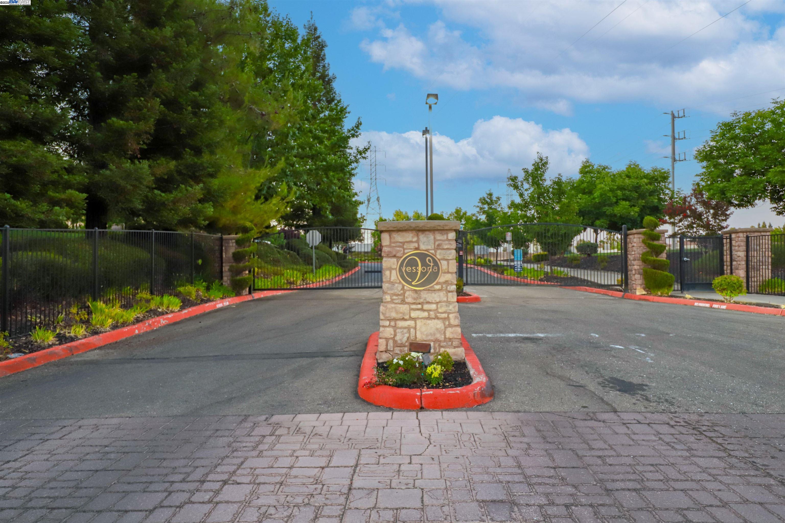 Detail Gallery Image 3 of 37 For 216 Vessona Cir, Folsom,  CA 95630 - 2 Beds | 2 Baths