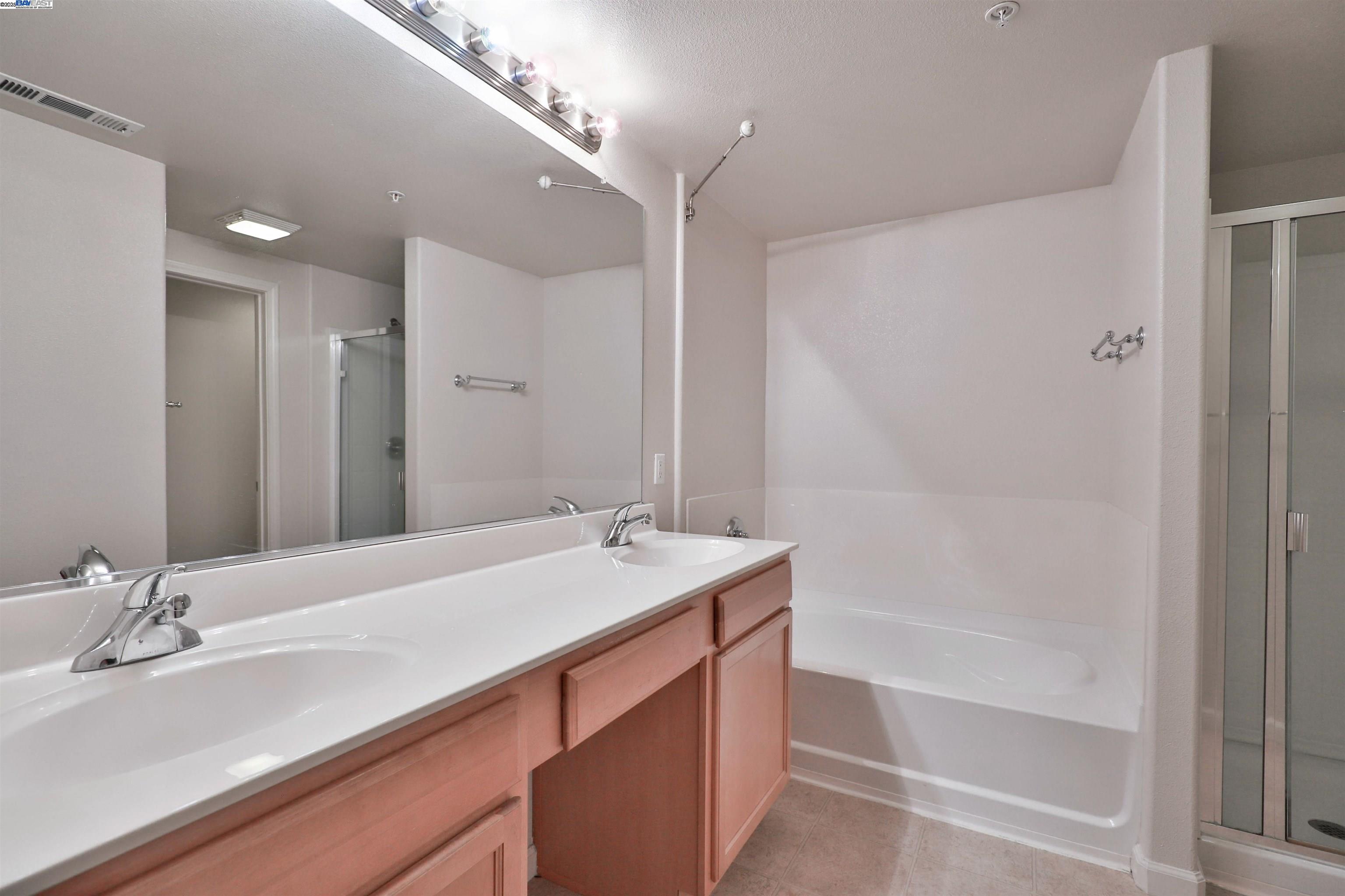 Detail Gallery Image 24 of 37 For 216 Vessona Cir, Folsom,  CA 95630 - 2 Beds | 2 Baths