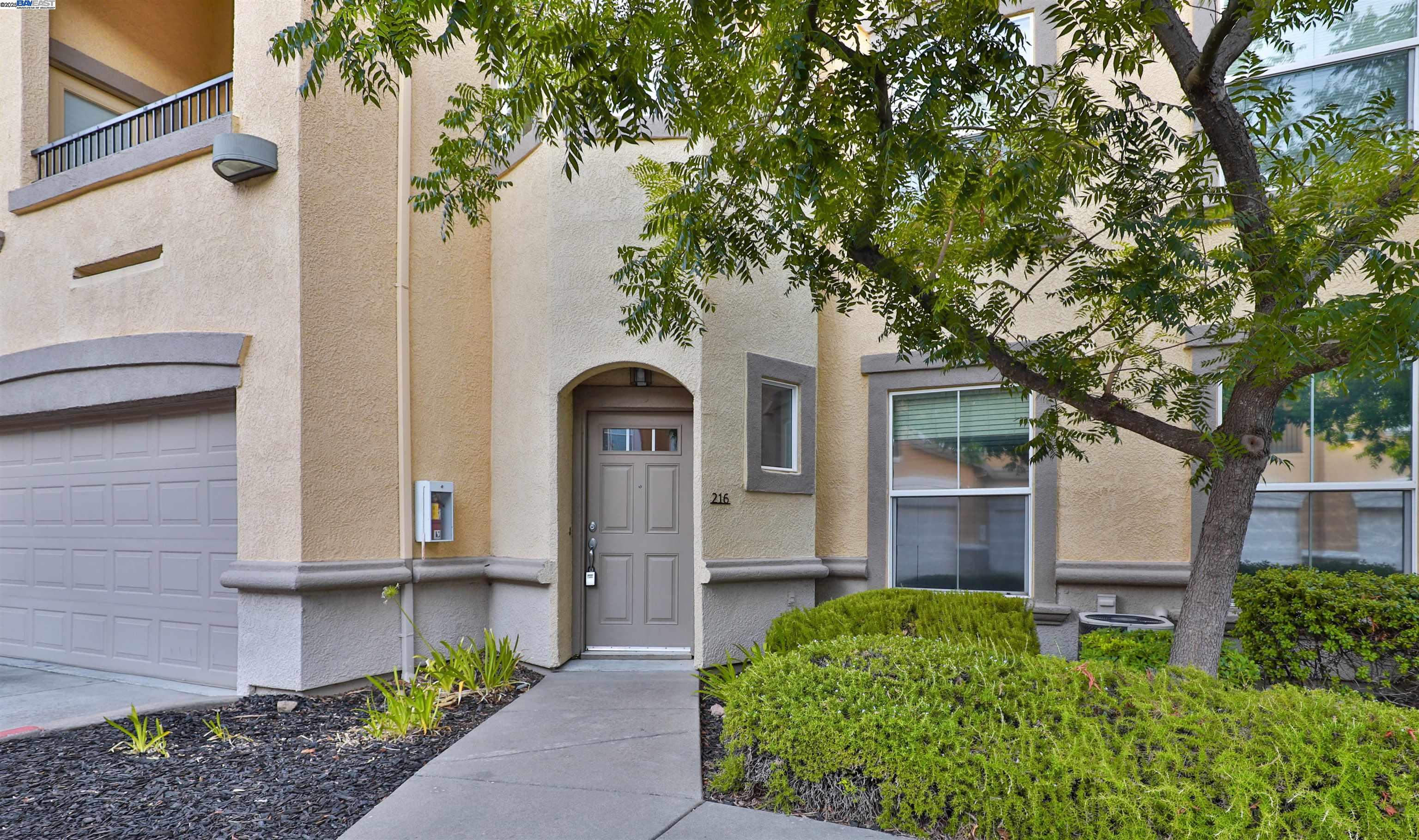 Detail Gallery Image 7 of 37 For 216 Vessona Cir, Folsom,  CA 95630 - 2 Beds | 2 Baths