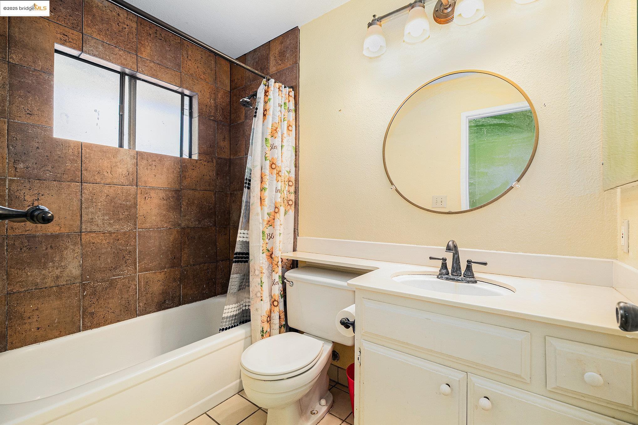 Detail Gallery Image 13 of 17 For 2329 Lido Cir, Stockton,  CA 95207 - 3 Beds | 2 Baths