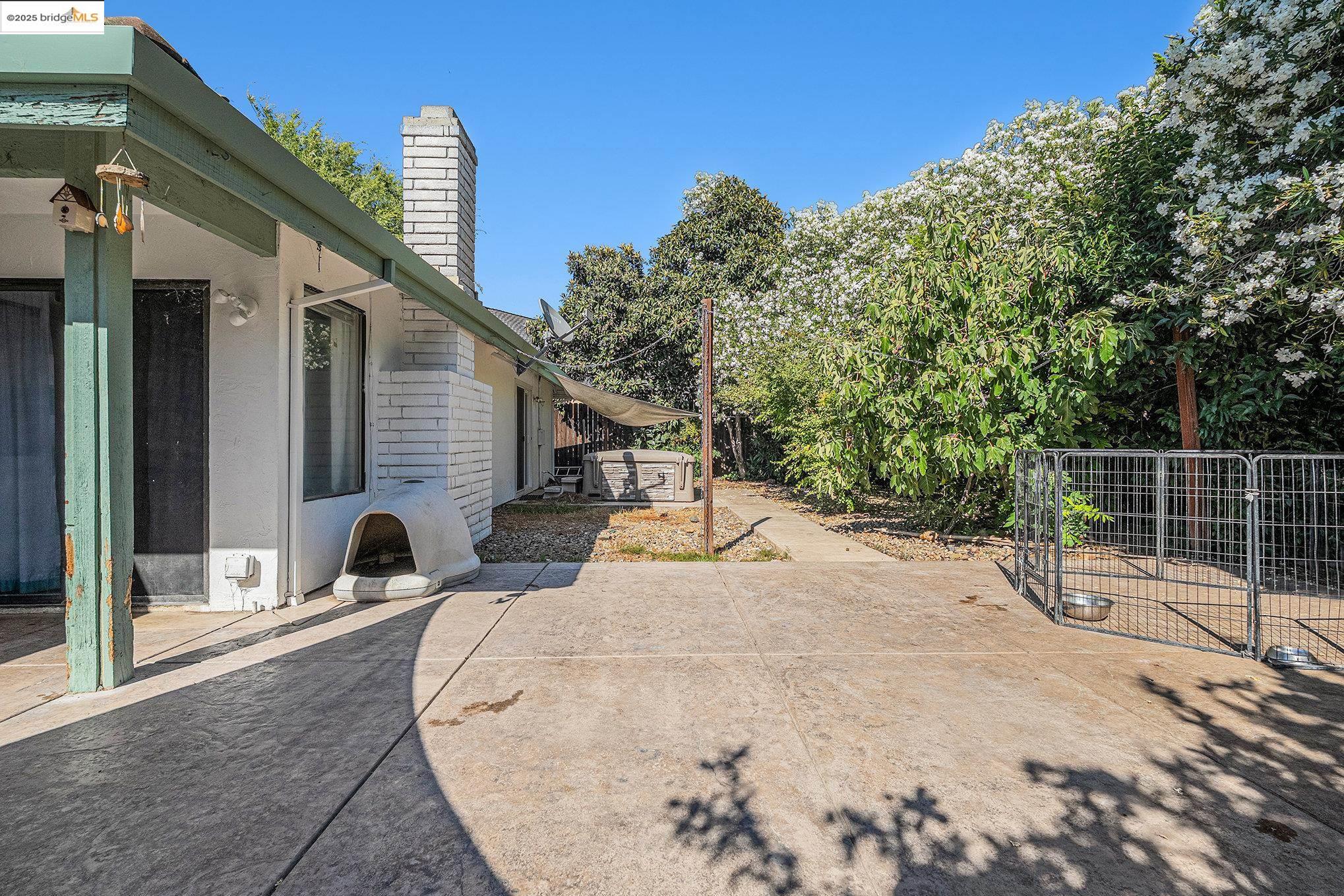 Detail Gallery Image 14 of 17 For 2329 Lido Cir, Stockton,  CA 95207 - 3 Beds | 2 Baths