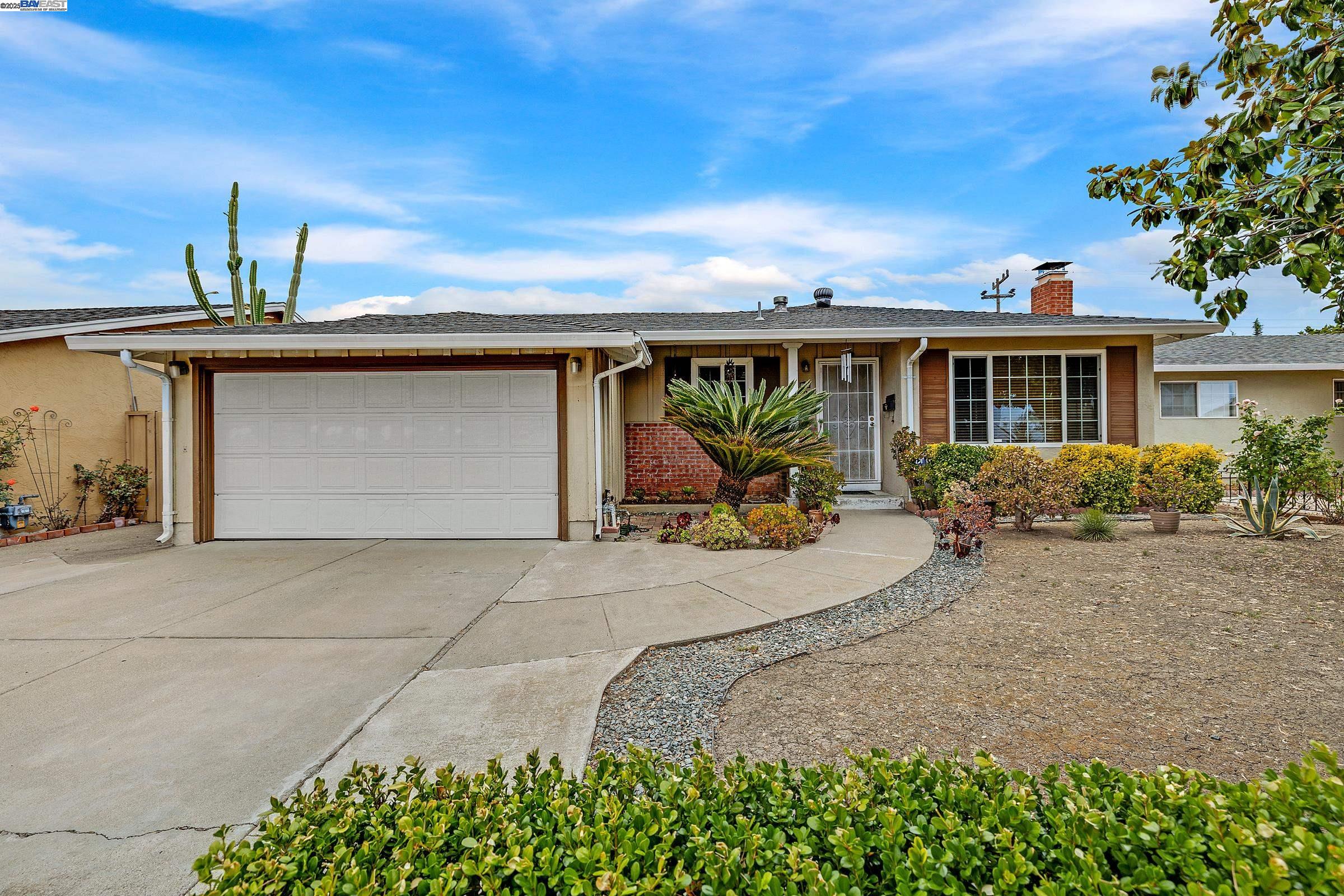 Detail Gallery Image 1 of 32 For 39672 Blacow Rd, Fremont,  CA 94538 - 4 Beds | 3 Baths