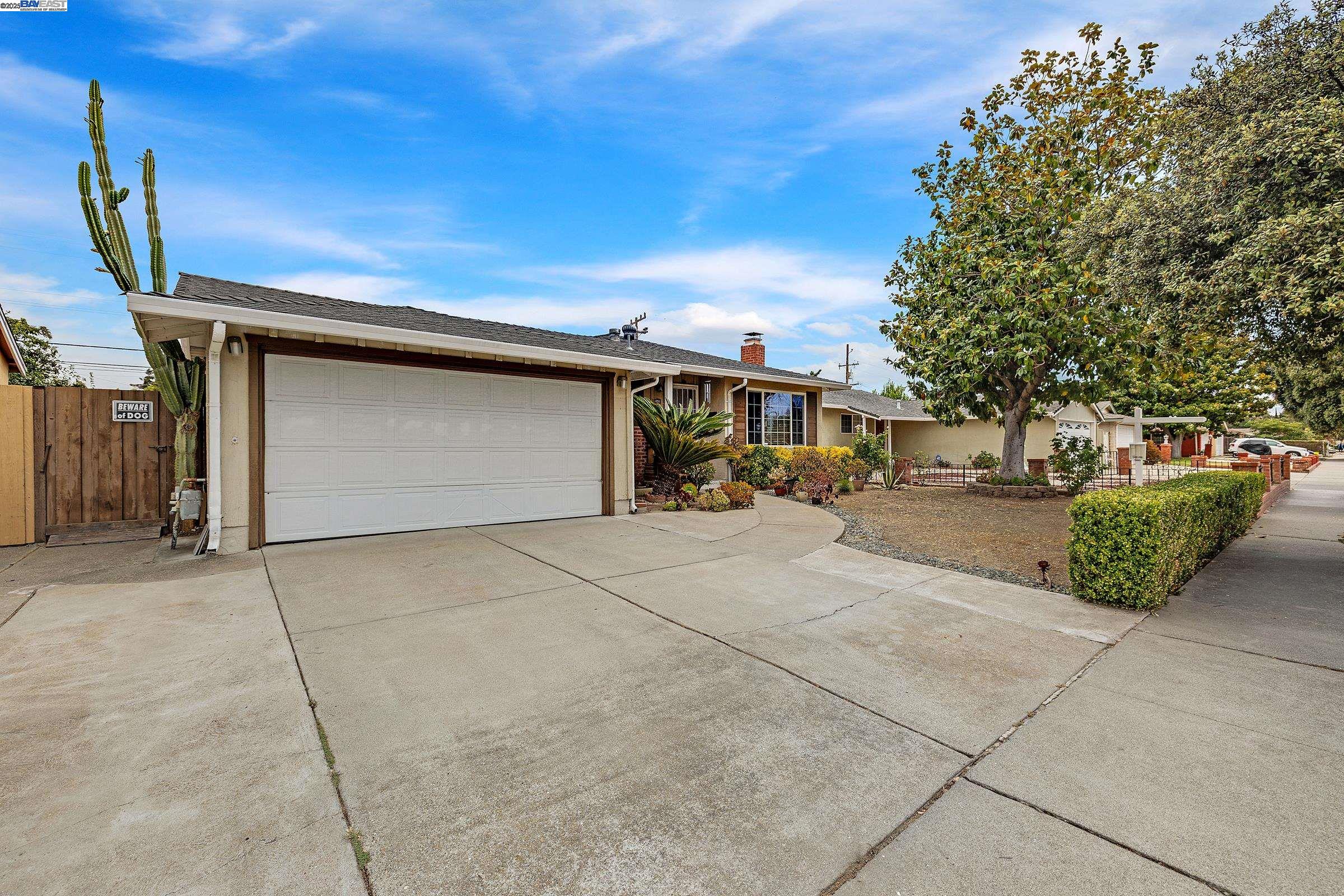 Detail Gallery Image 2 of 32 For 39672 Blacow Rd, Fremont,  CA 94538 - 4 Beds | 3 Baths