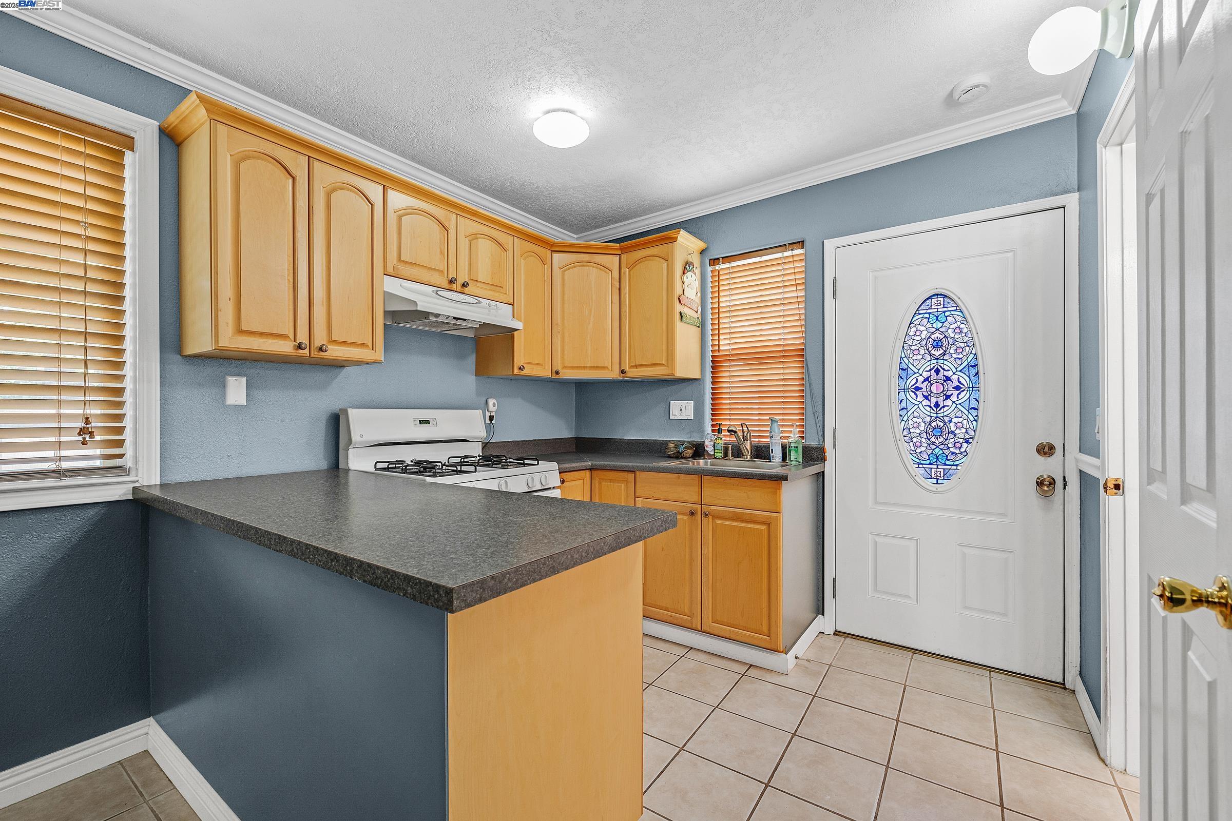 Detail Gallery Image 11 of 32 For 39672 Blacow Rd, Fremont,  CA 94538 - 4 Beds | 3 Baths