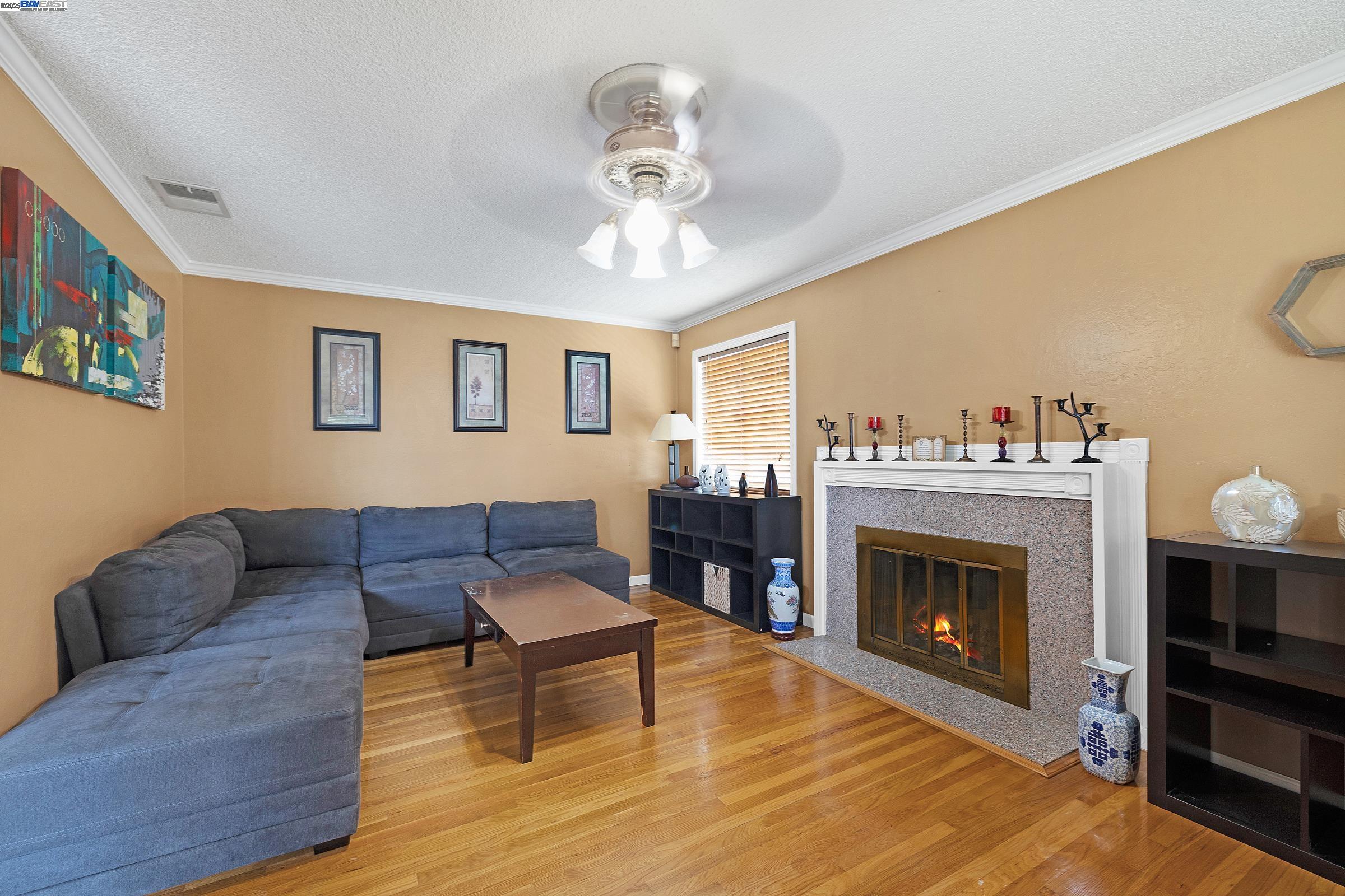 Detail Gallery Image 4 of 32 For 39672 Blacow Rd, Fremont,  CA 94538 - 4 Beds | 3 Baths