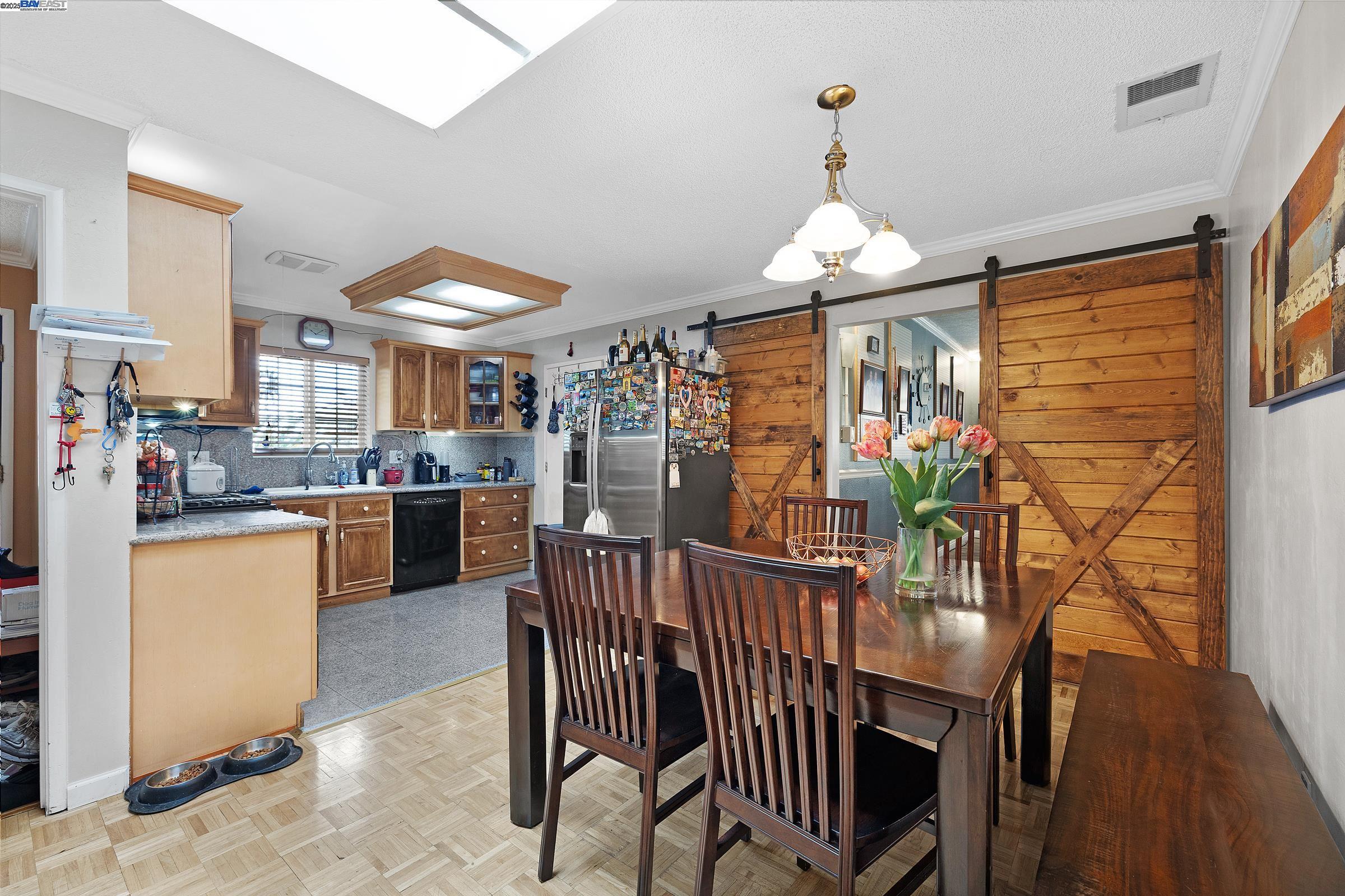 Detail Gallery Image 6 of 32 For 39672 Blacow Rd, Fremont,  CA 94538 - 4 Beds | 3 Baths