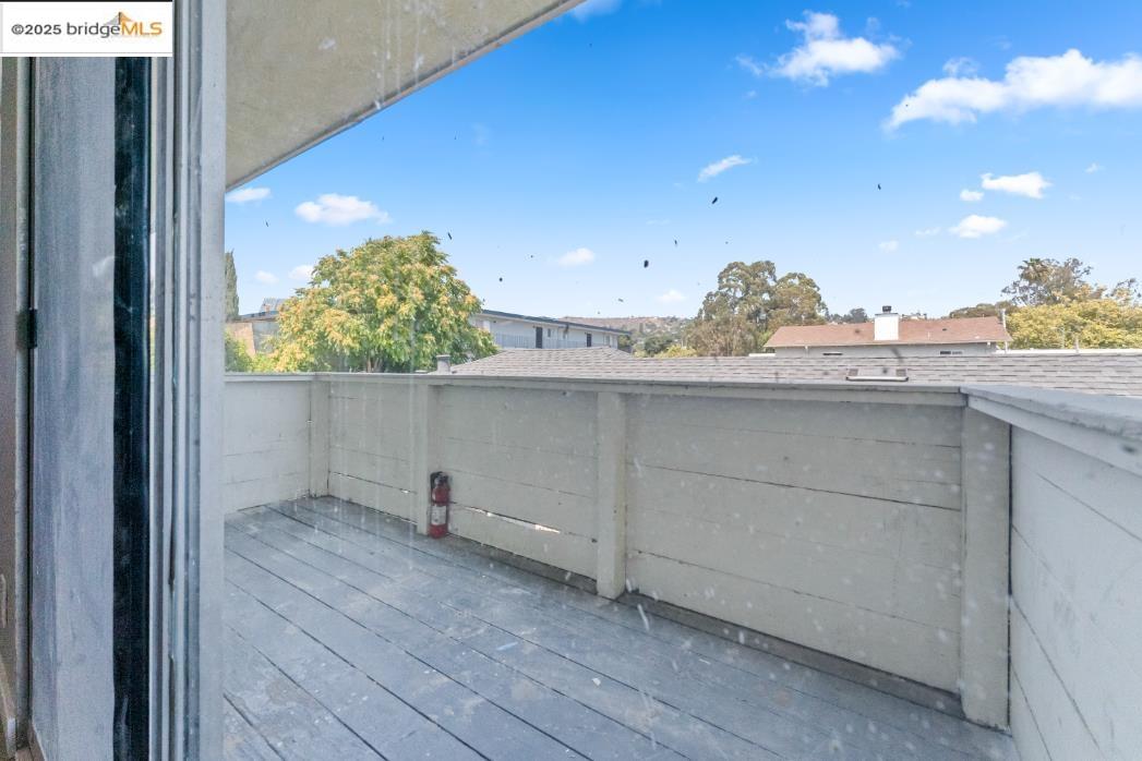 Detail Gallery Image 13 of 15 For 2023 80th Ave, Oakland,  CA 94621 - – Beds | – Baths