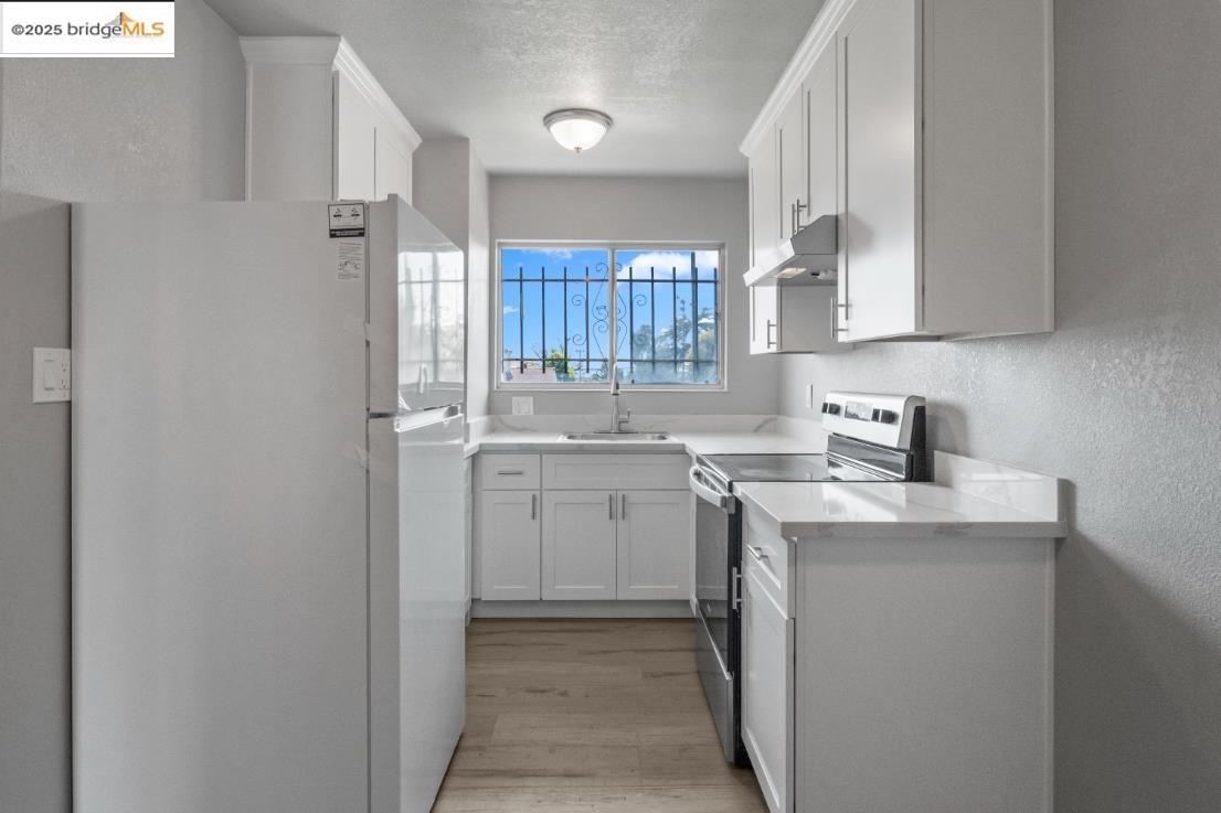 Detail Gallery Image 5 of 15 For 2023 80th Ave, Oakland,  CA 94621 - – Beds | – Baths