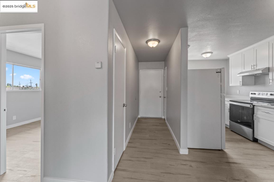 Detail Gallery Image 10 of 15 For 2023 80th Ave, Oakland,  CA 94621 - – Beds | – Baths
