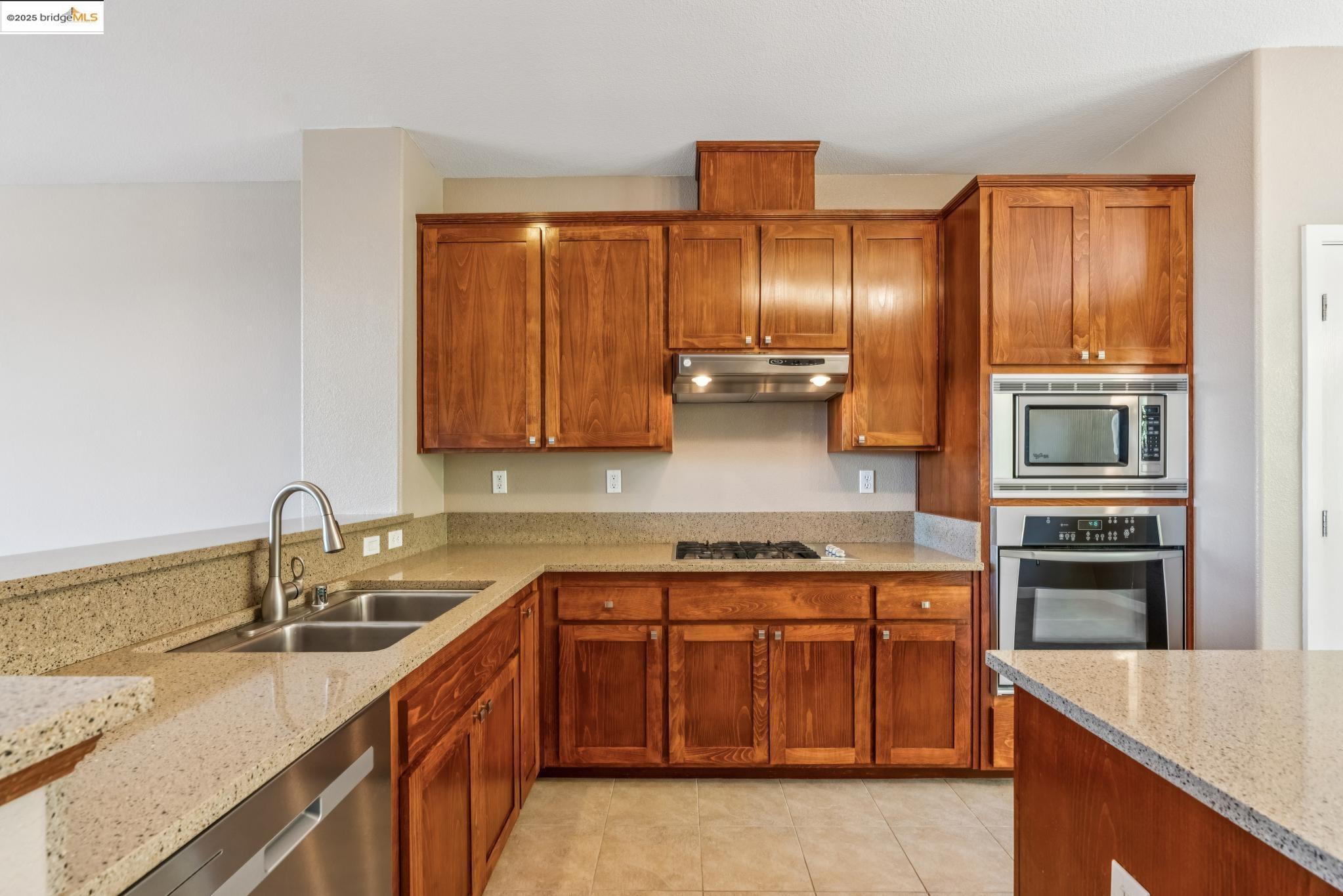 Photo #10: 41108156 Listing: Photo #10